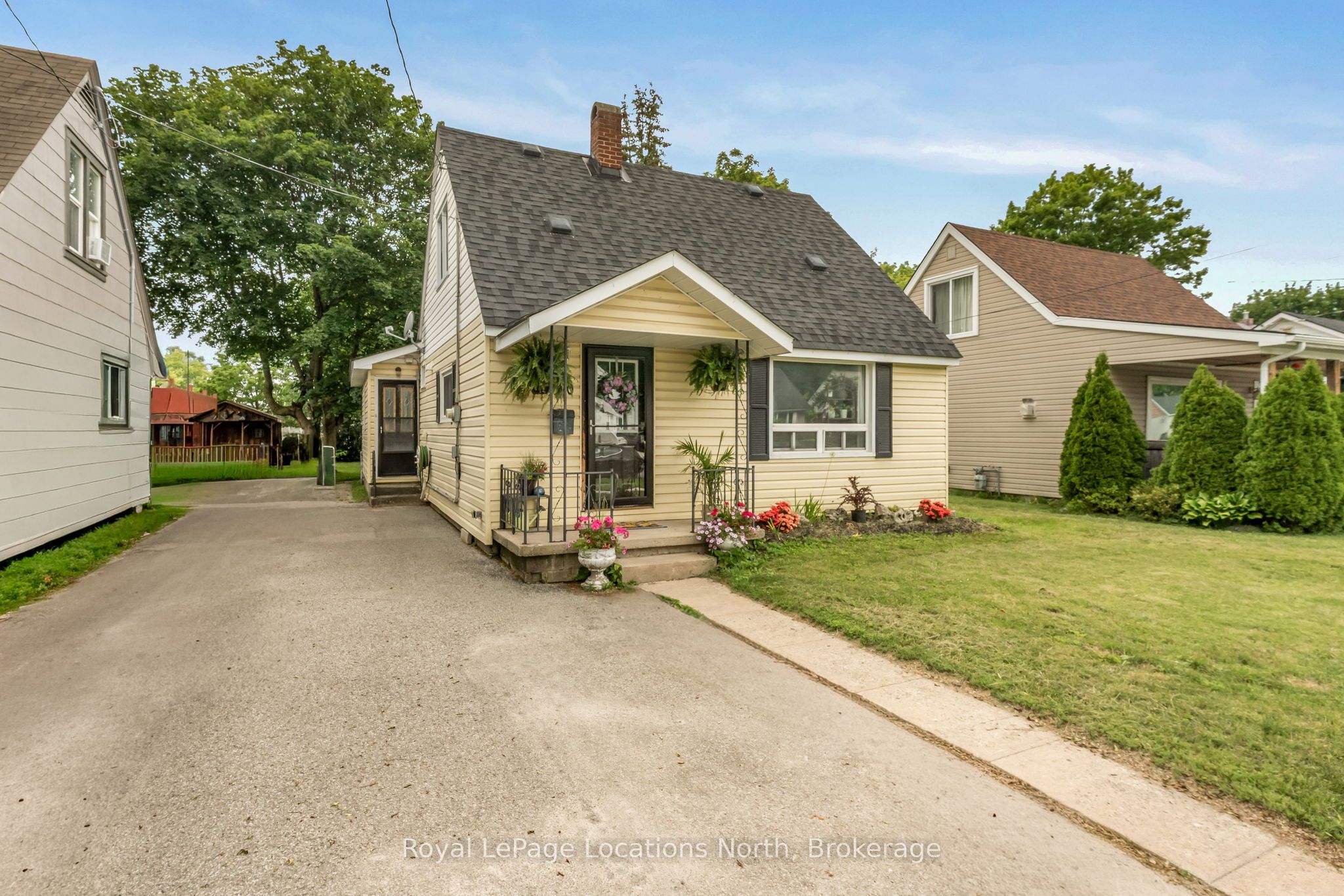 520 Maple Street Property Photo 2