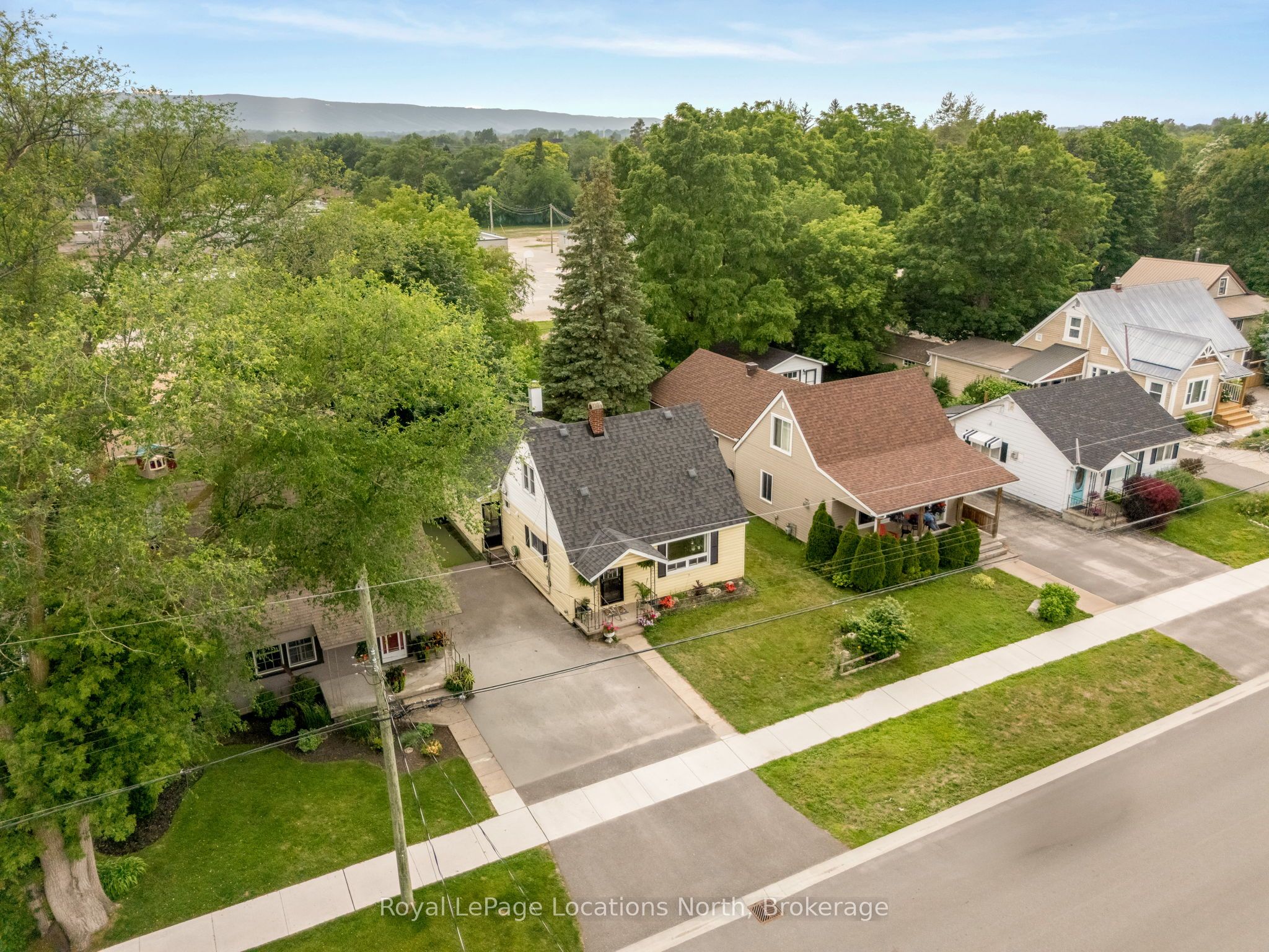 520 Maple Street Property Photo 3