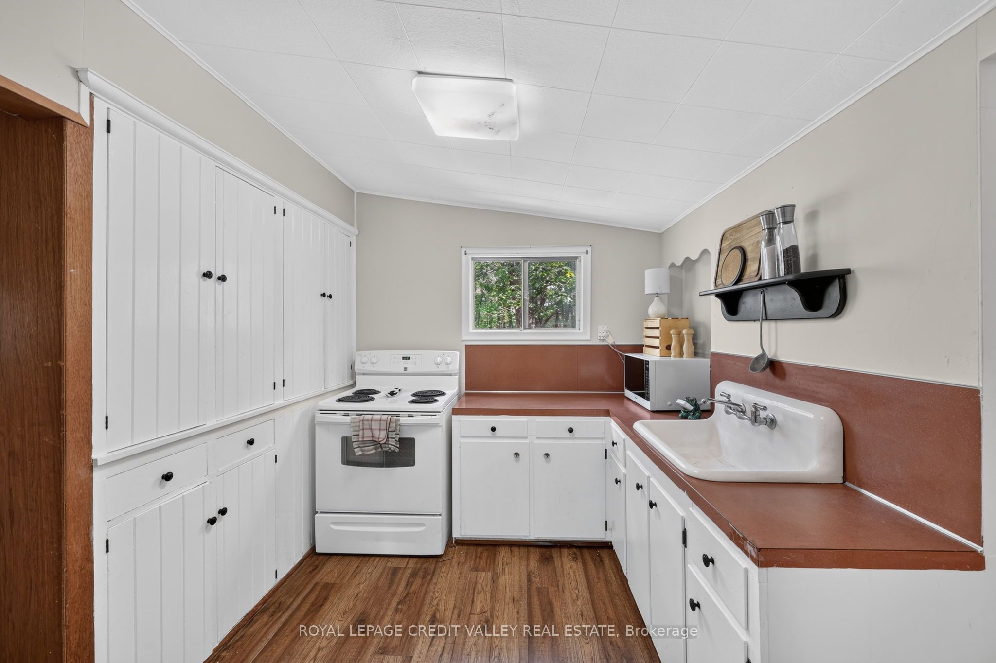 8128 Rama Road Property Photo 11