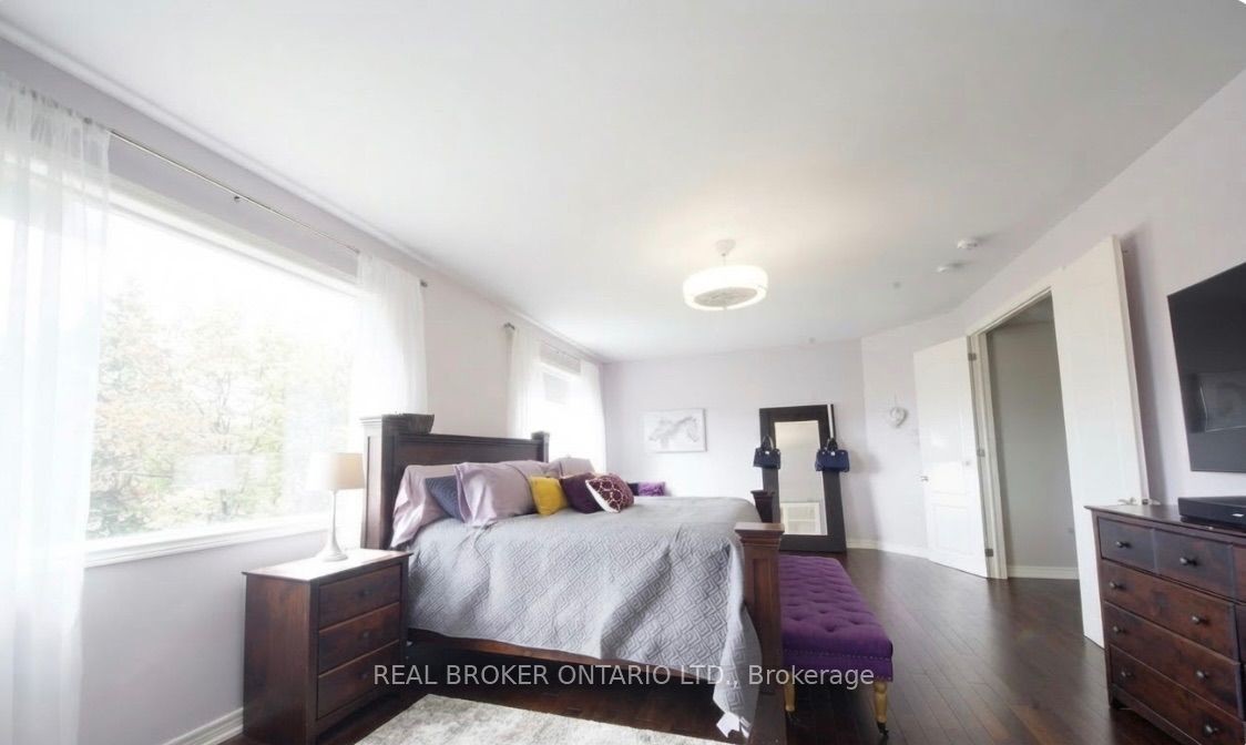 100 Trail Boulevard Property Photo 12