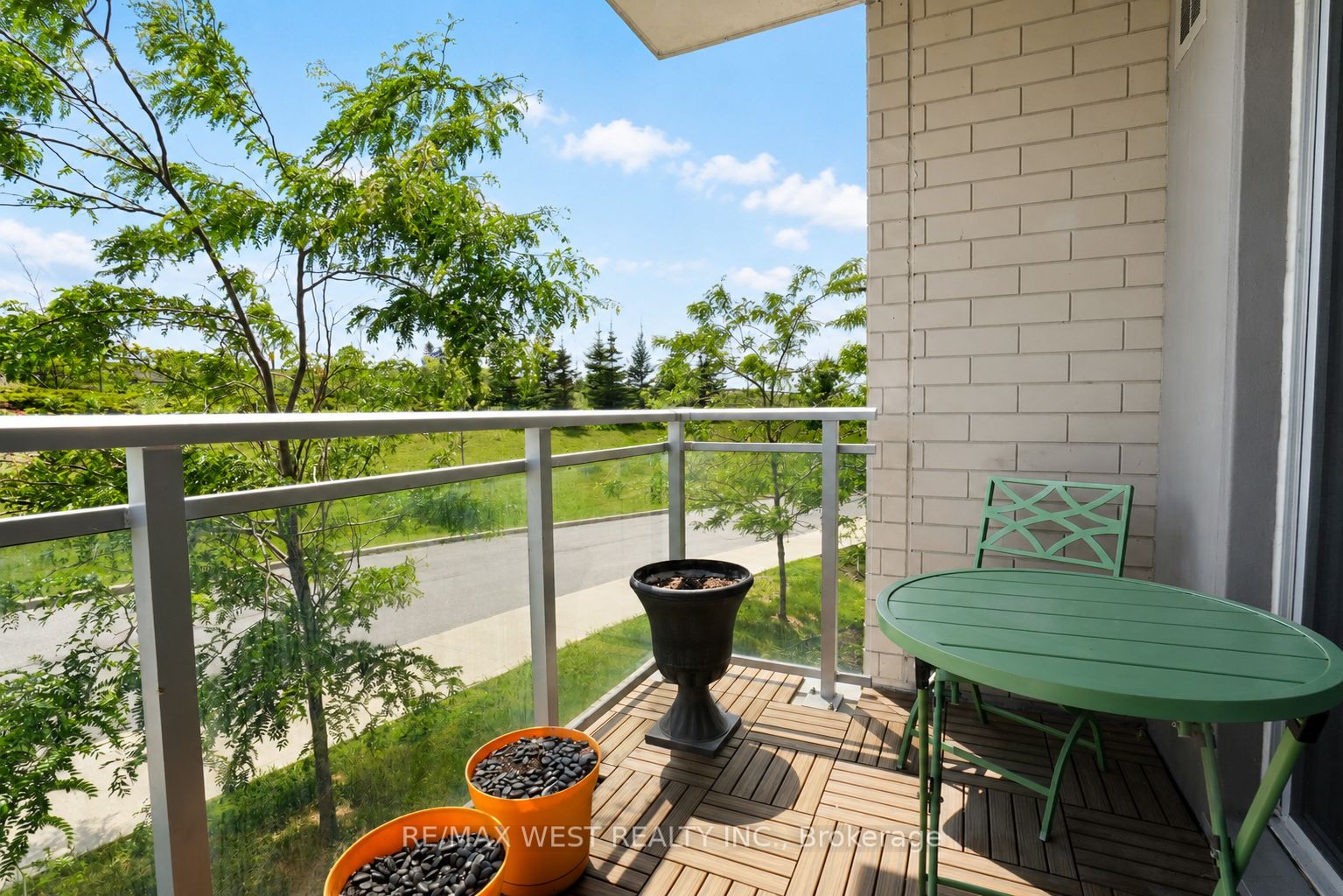 58 Lakeside Terrace 216 Property Photo 8