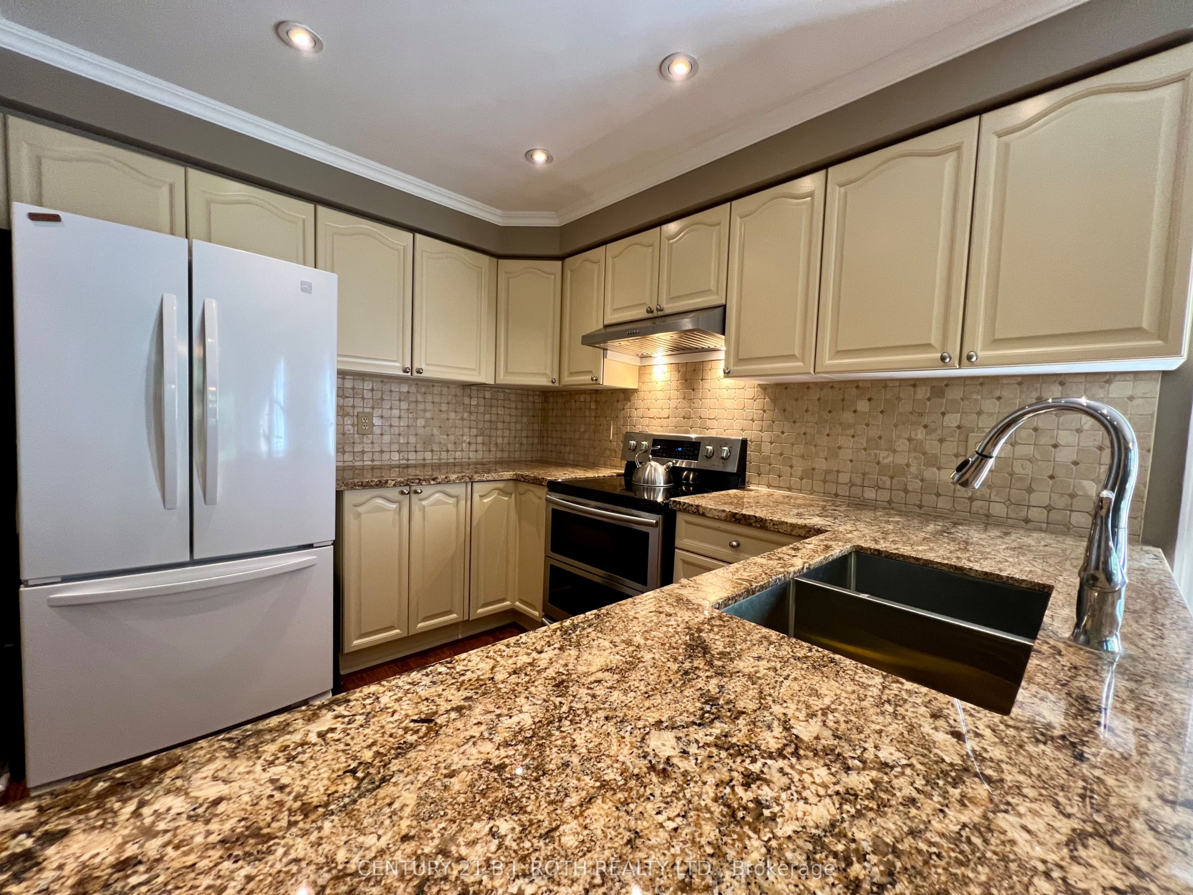 47 Looker Drive Property Photo 12