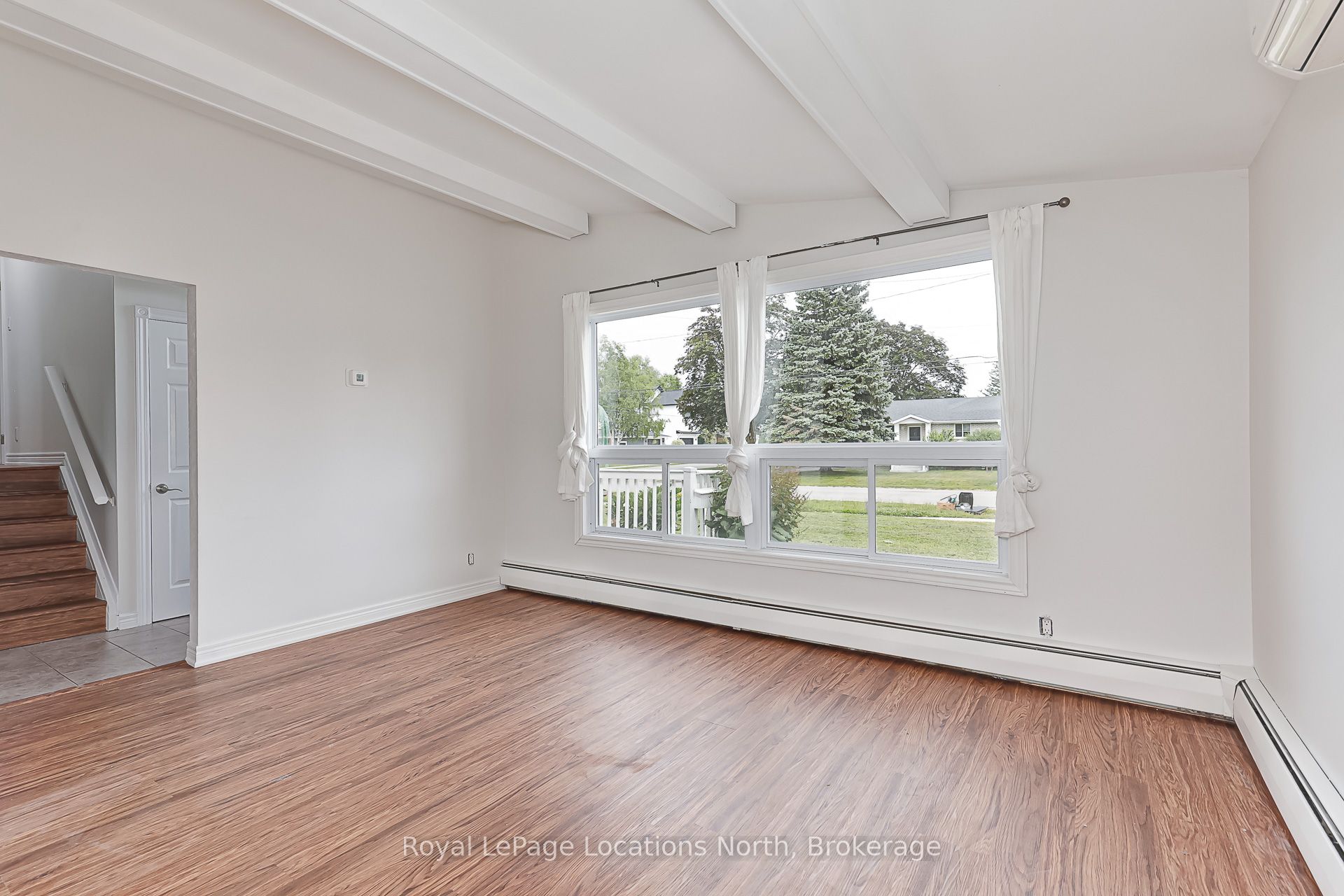 594 Oak Street Property Photo 14