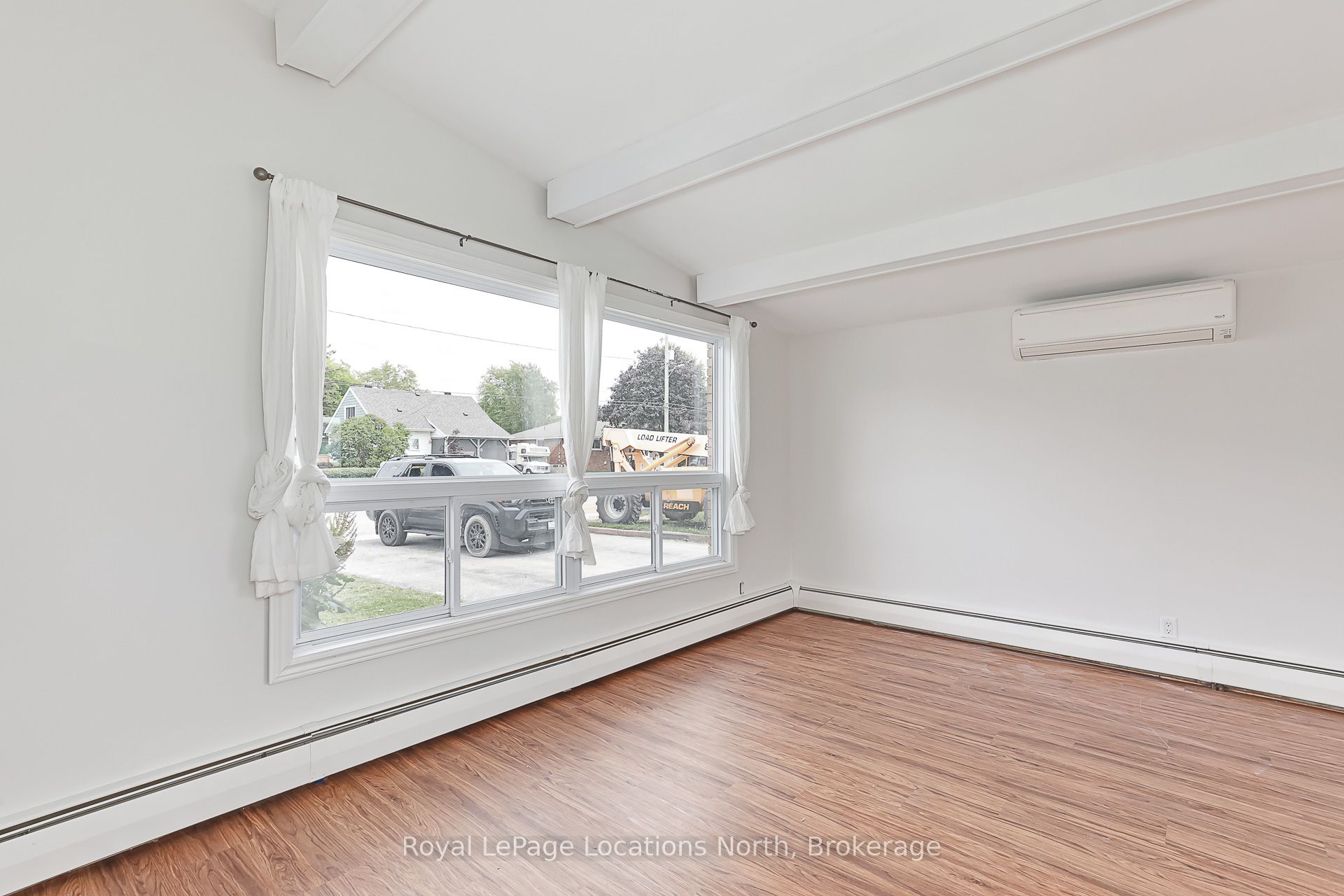 594 Oak Street Property Photo 15