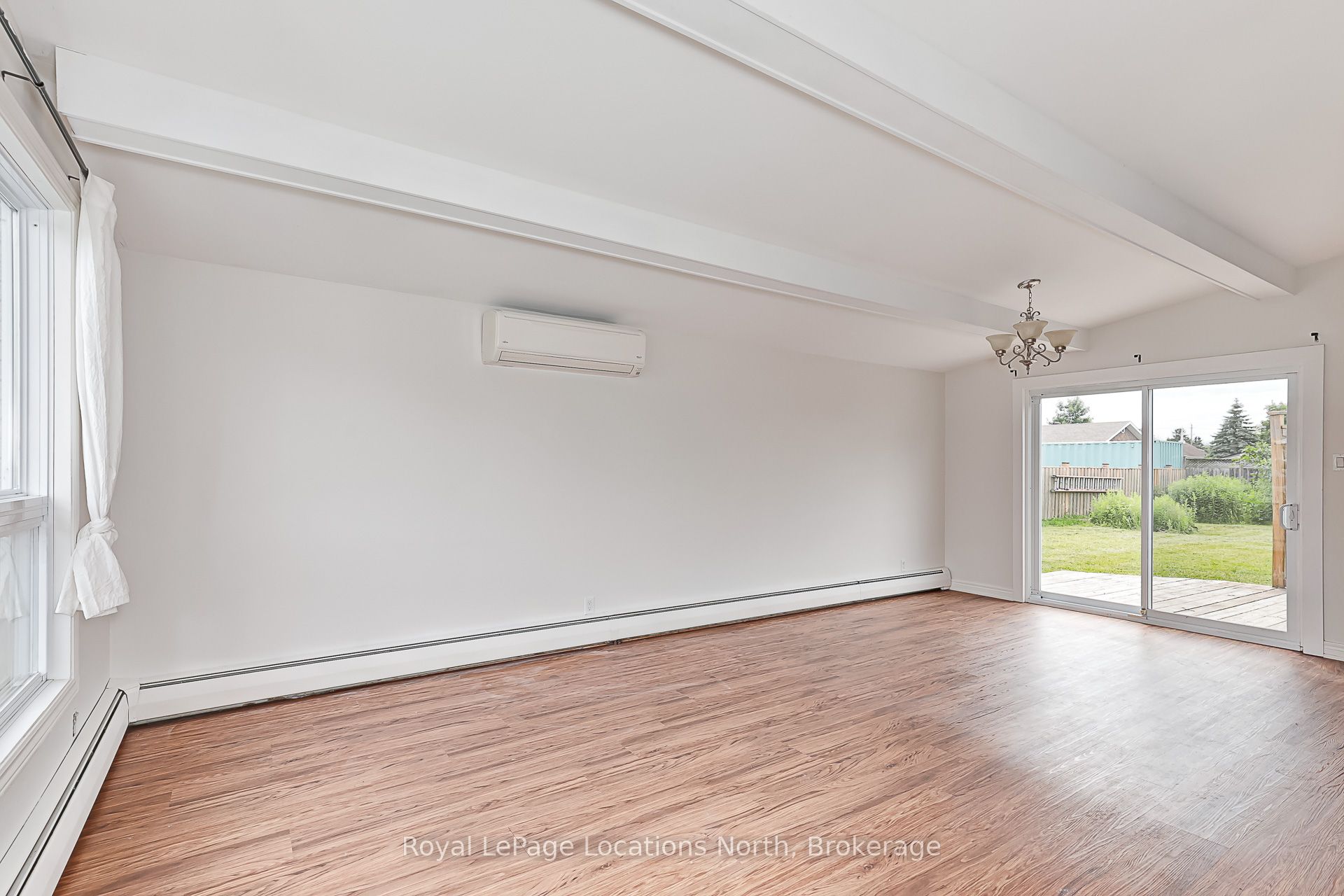 594 Oak Street Property Photo 16