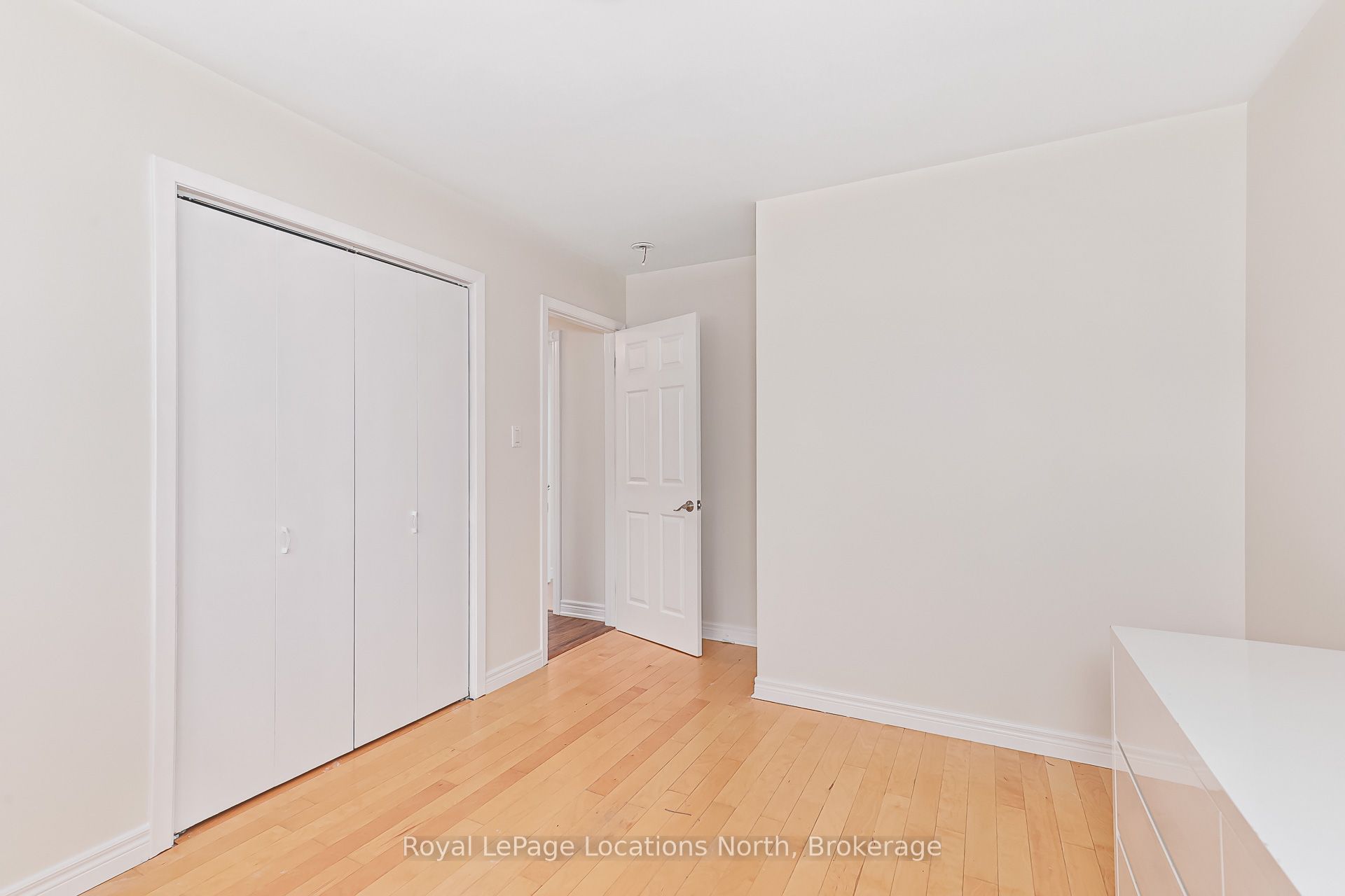 594 Oak Street Property Photo 28
