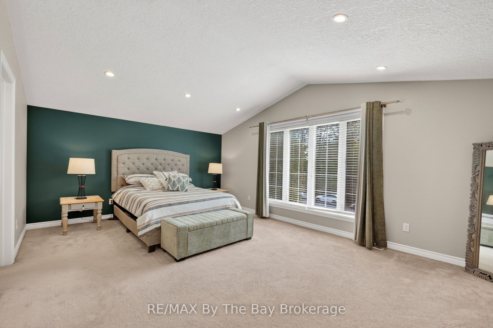 326 Golf Course Road Property Photo 16