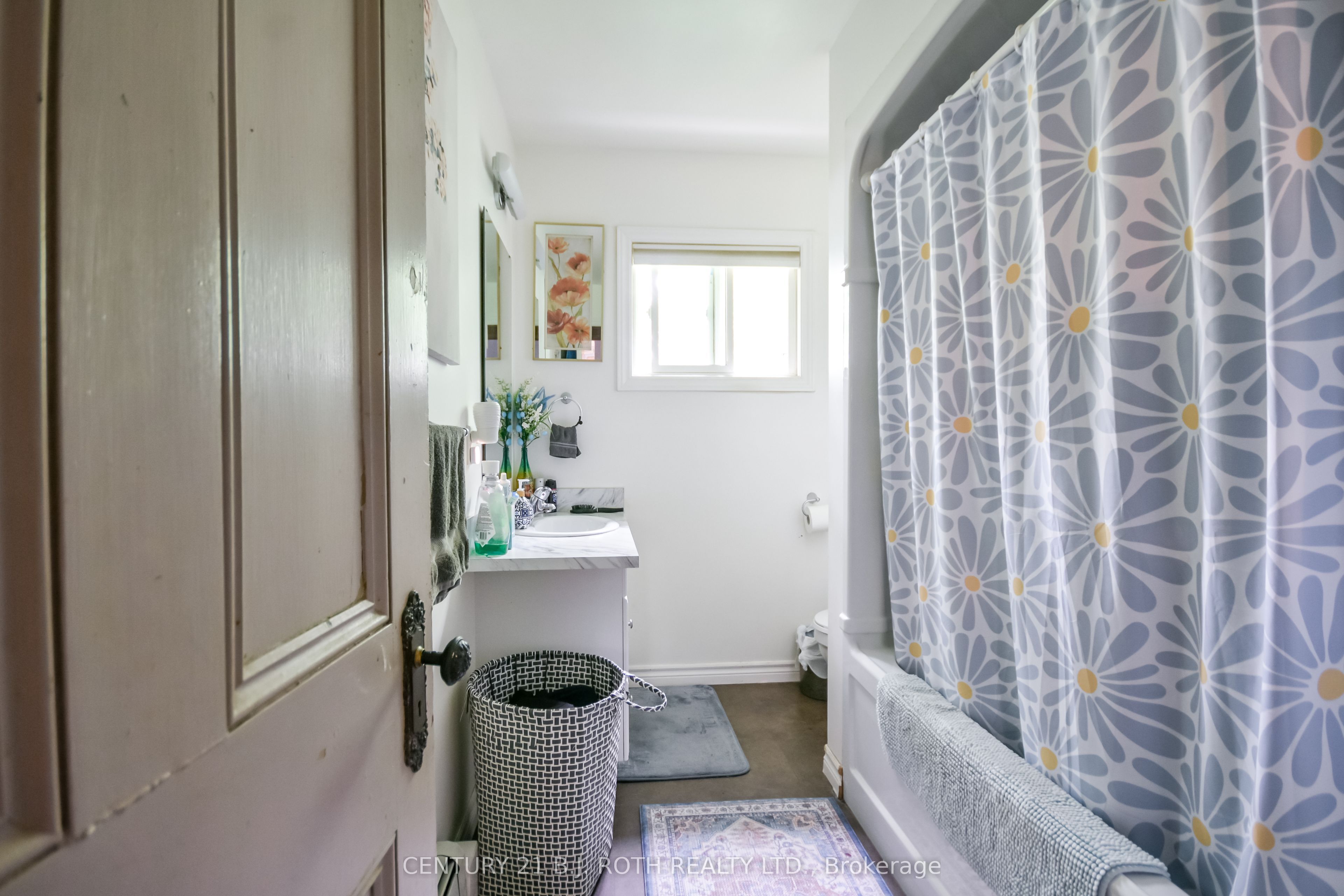 6 Caroline Street Property Photo 25