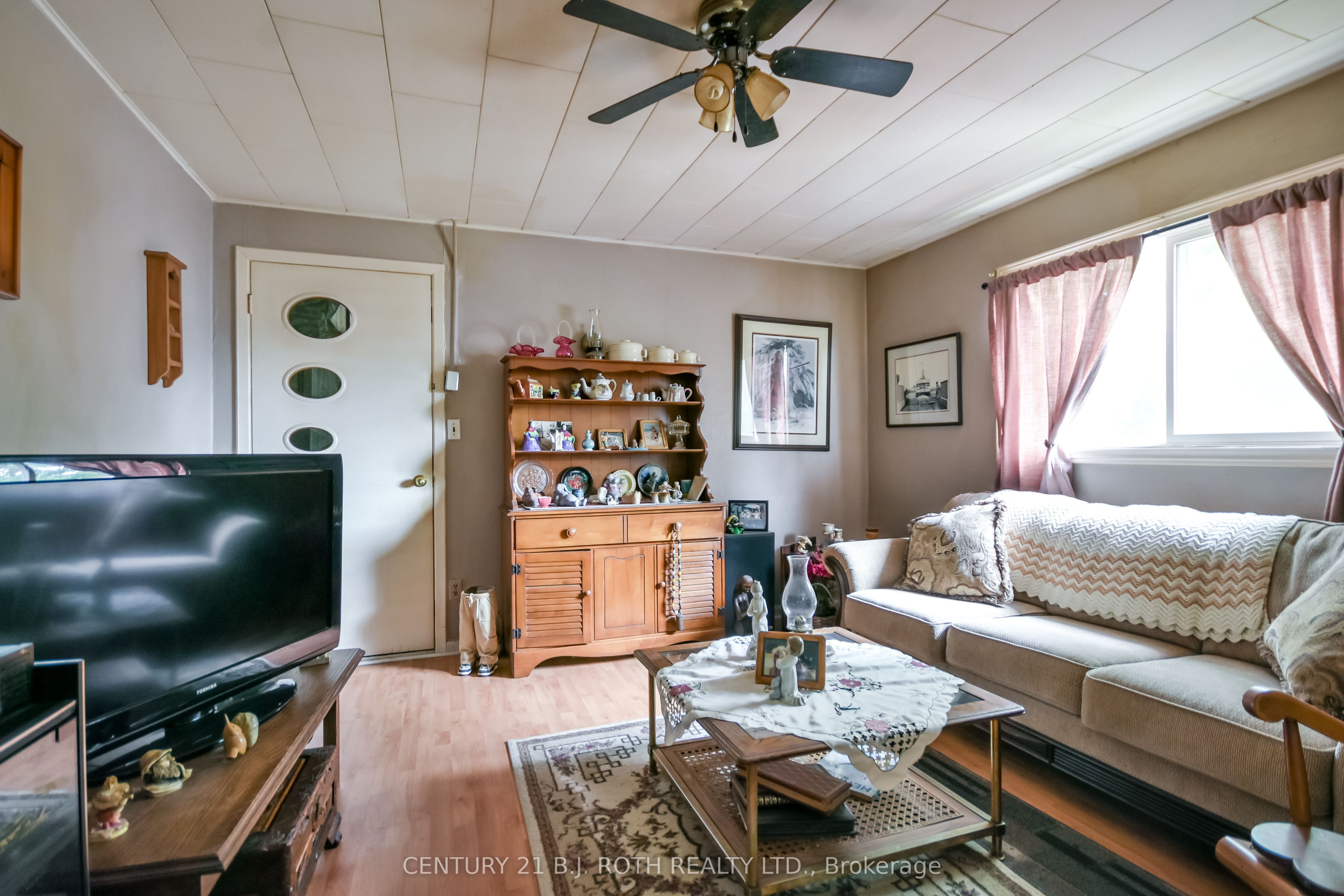 6 Caroline Street Property Photo 28