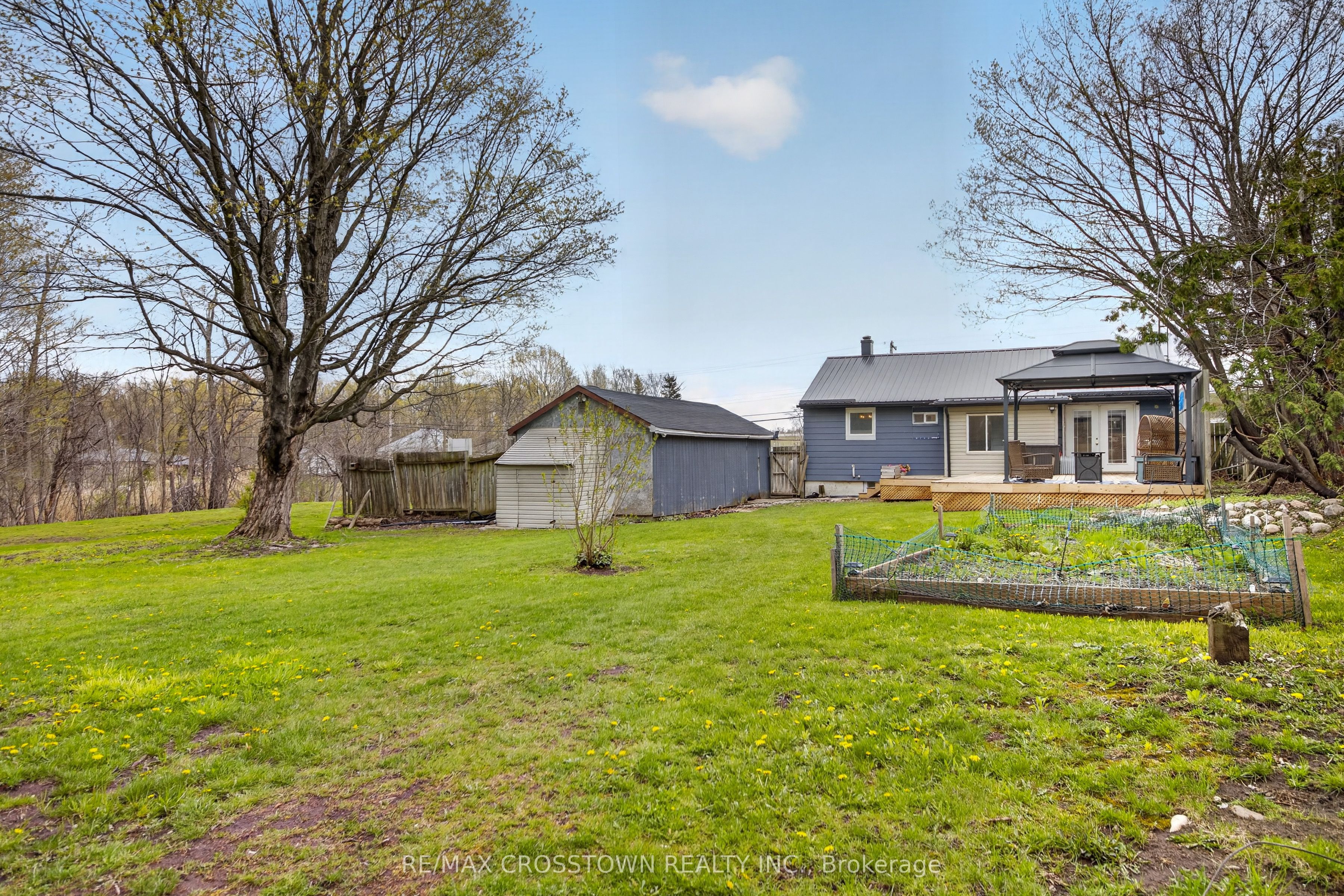 23 Line 14 S Property Photo 2