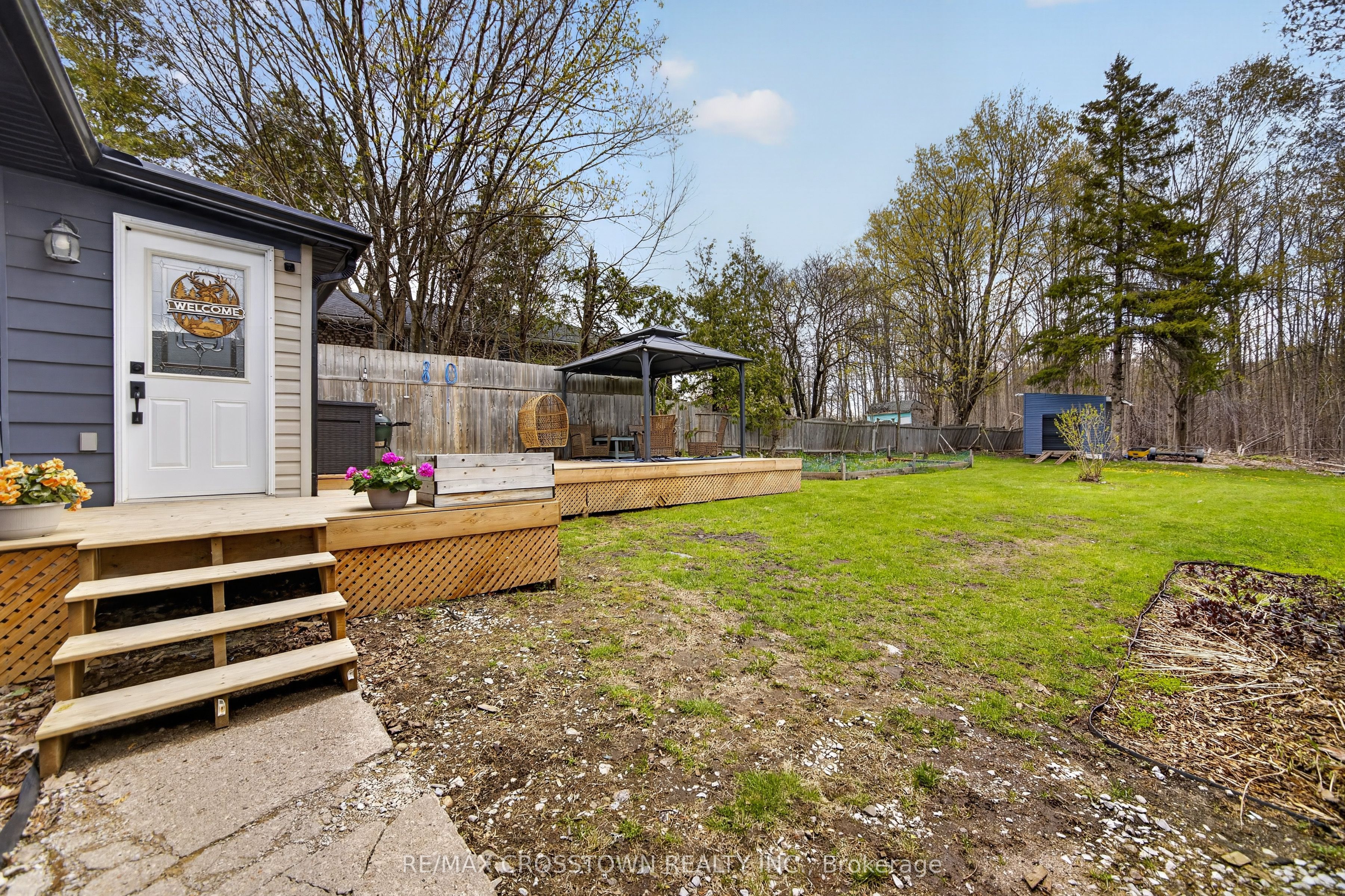 23 Line 14 S Property Photo 6
