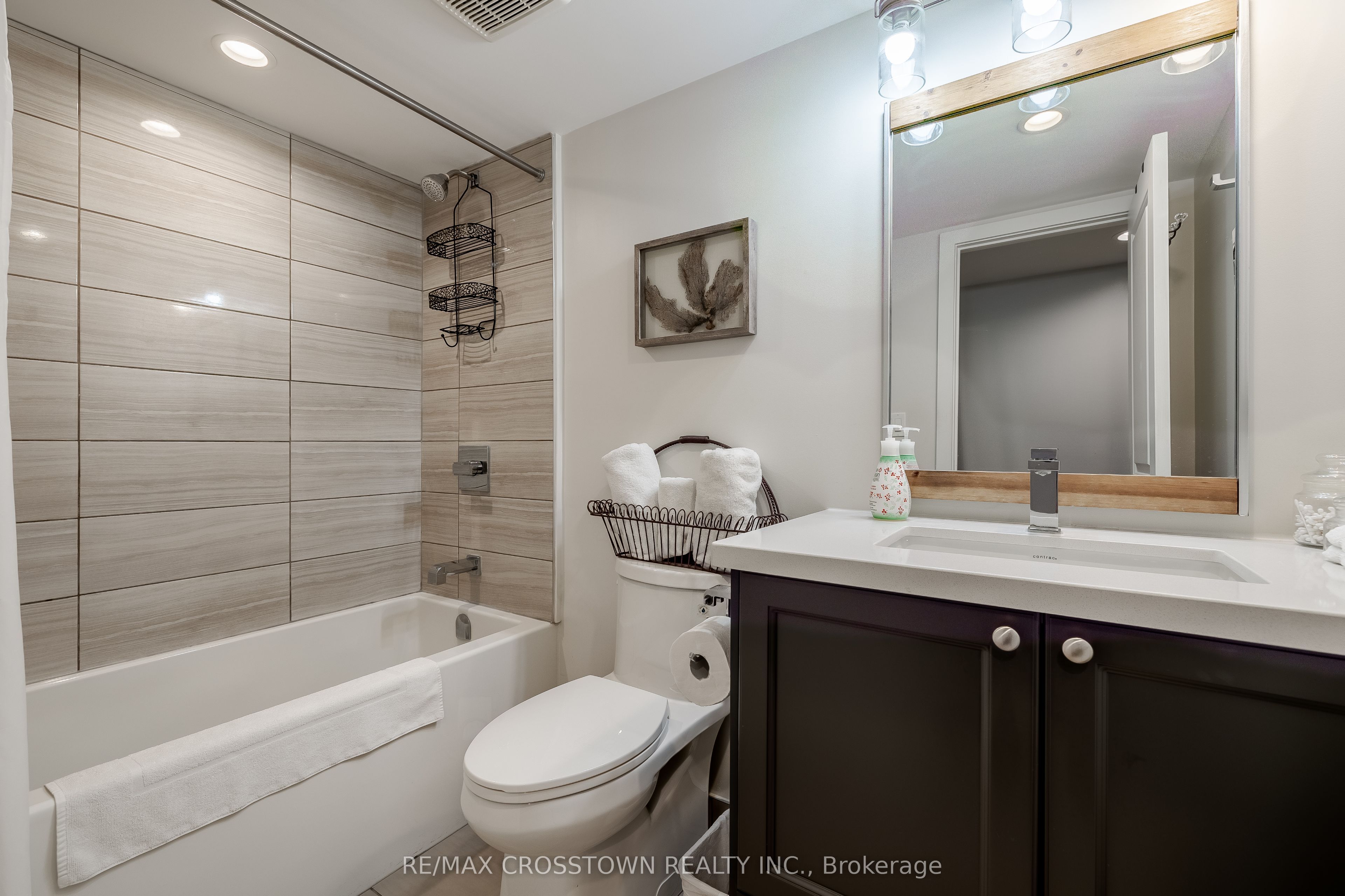 80 Horseshoe Boulevard 302 Property Photo 25