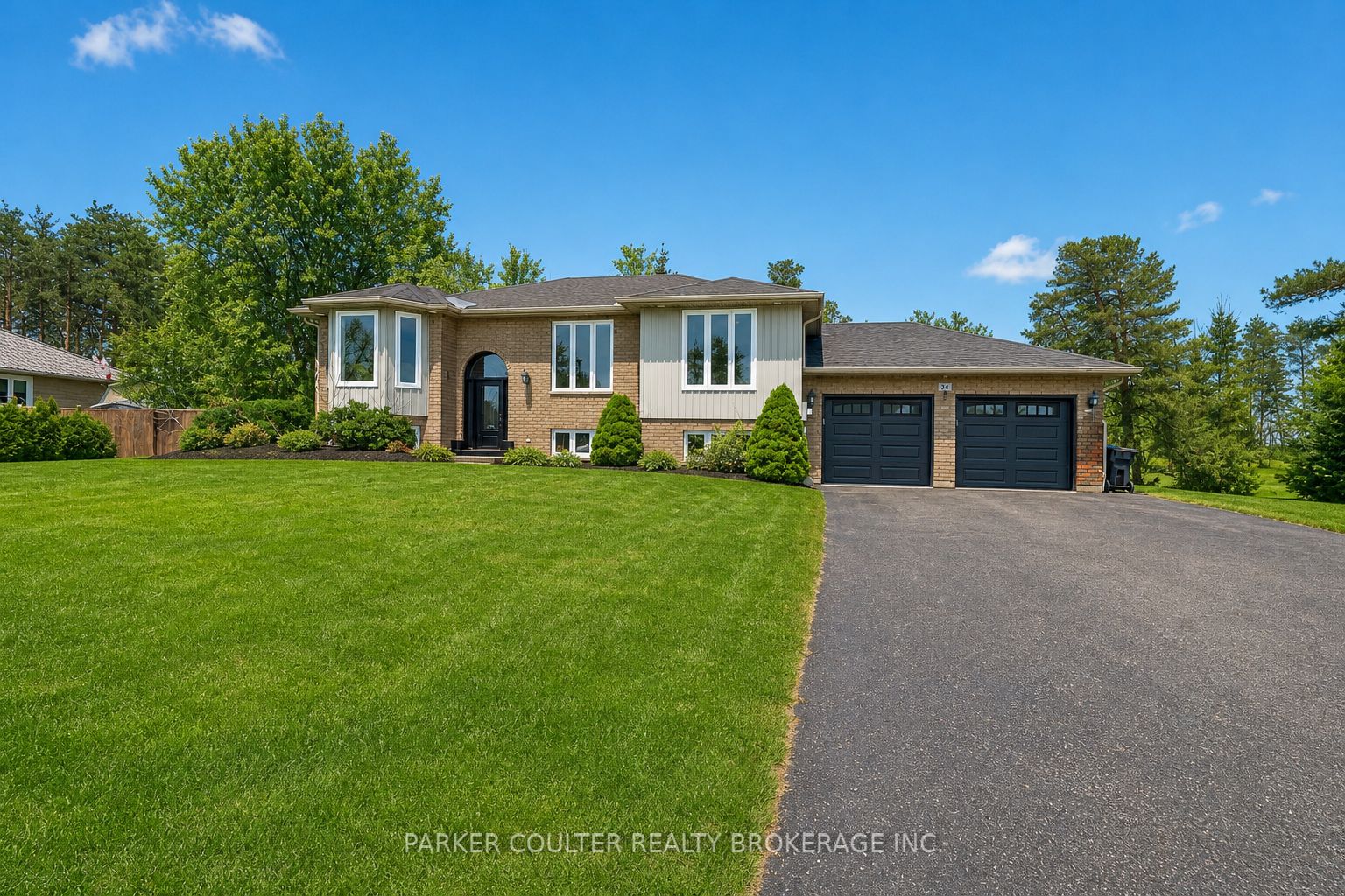 24 Parr Boulevard Property Photo 2