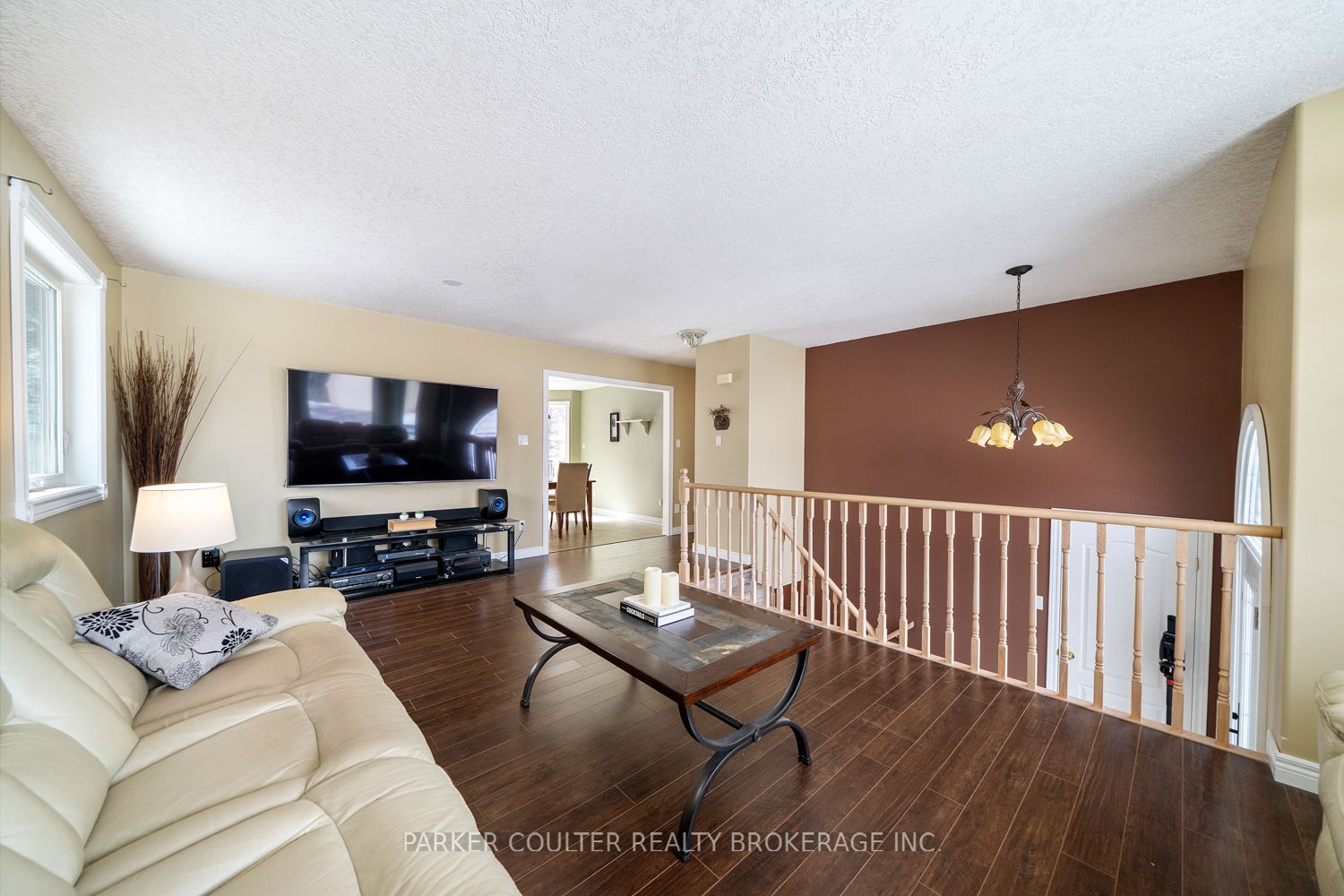 24 Parr Boulevard Property Photo 7