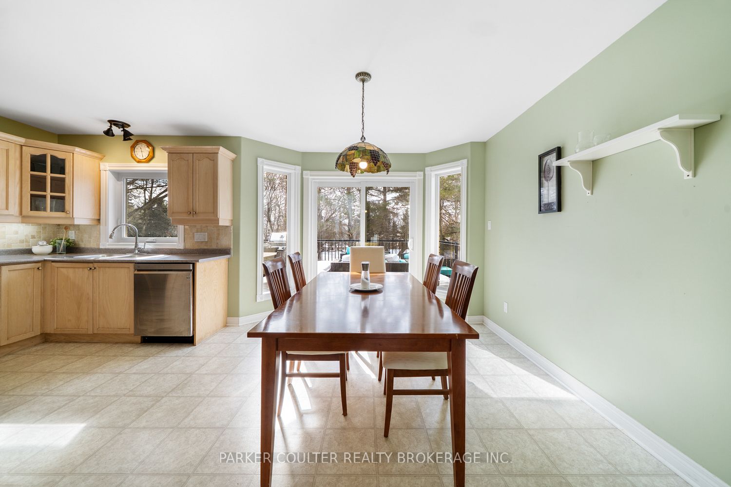 24 Parr Boulevard Property Photo 9