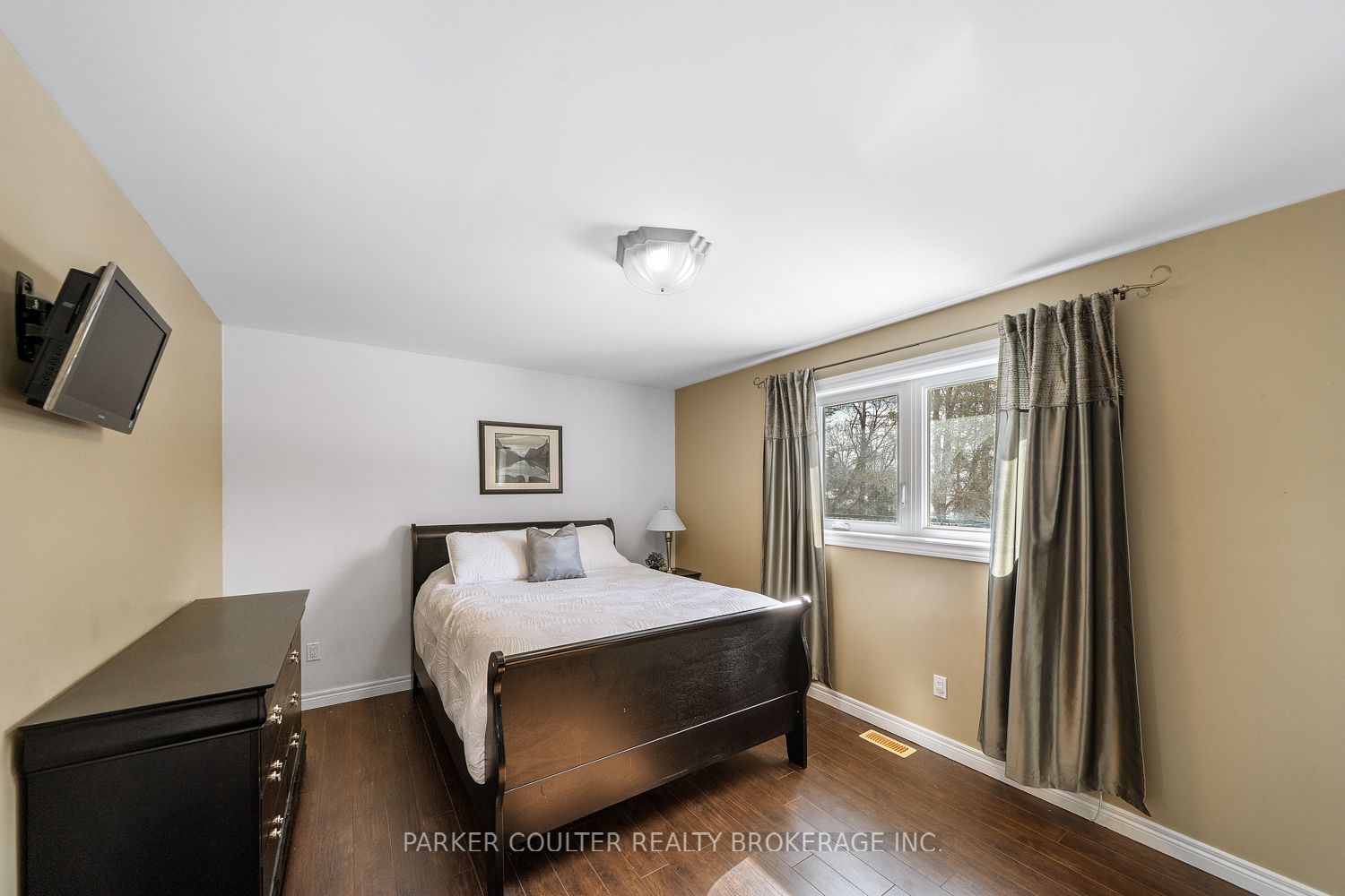 24 Parr Boulevard Property Photo 22