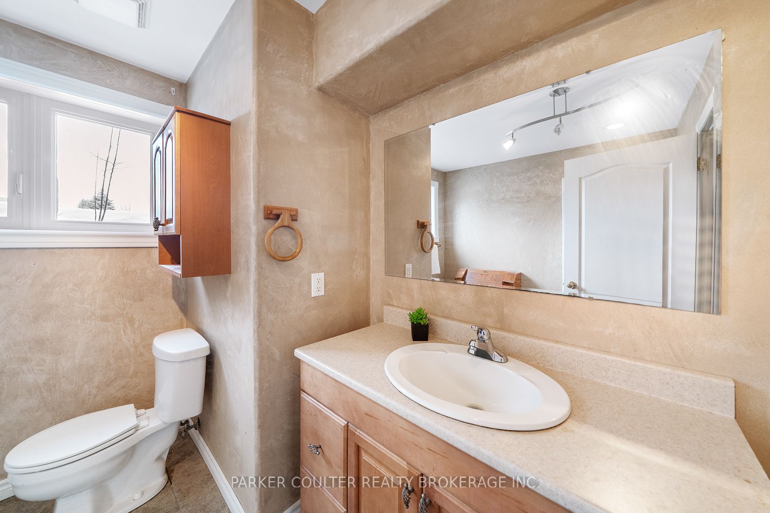 24 Parr Boulevard Property Photo 29