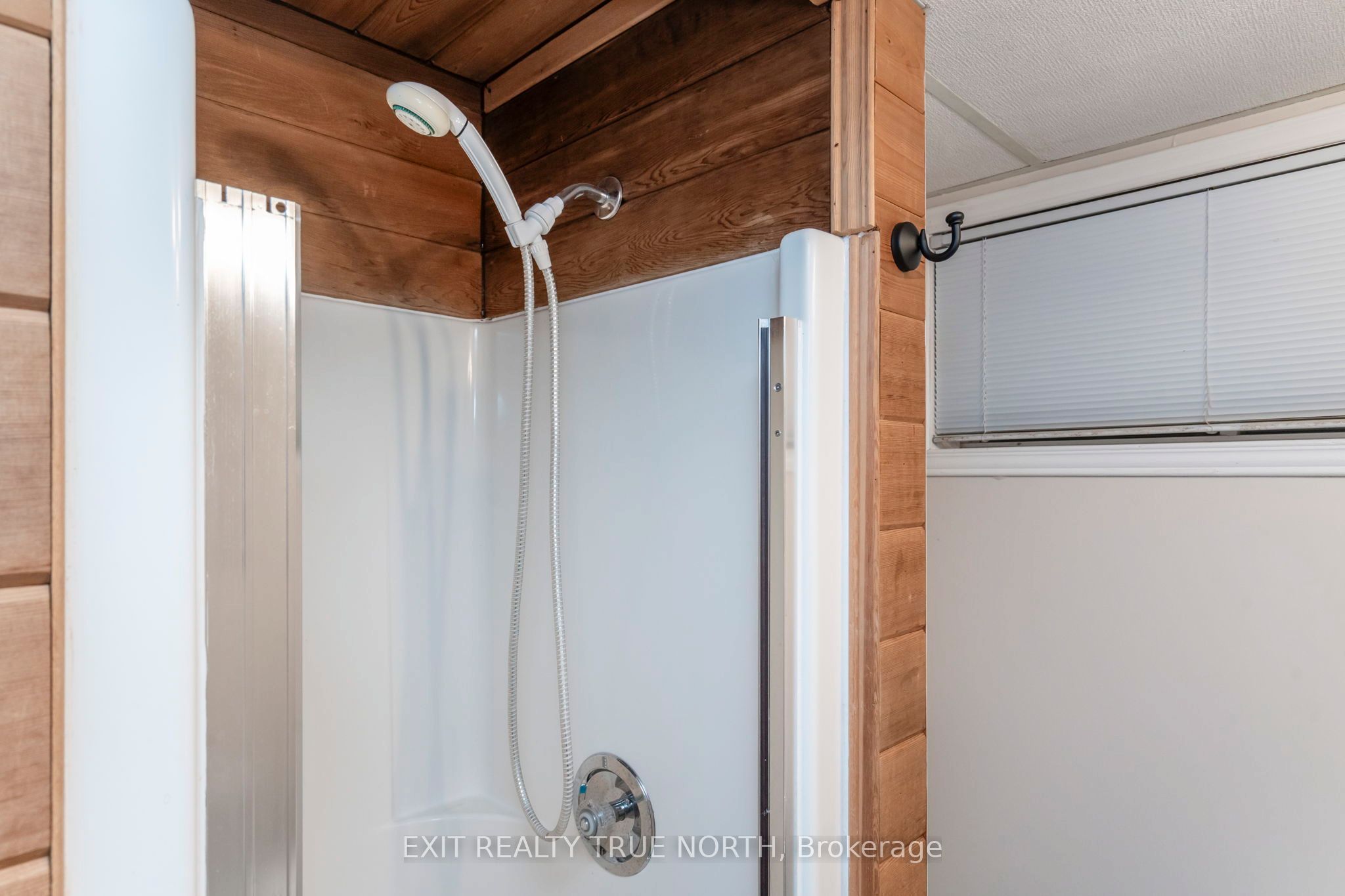 14 Rosewood Avenue Property Photo 33