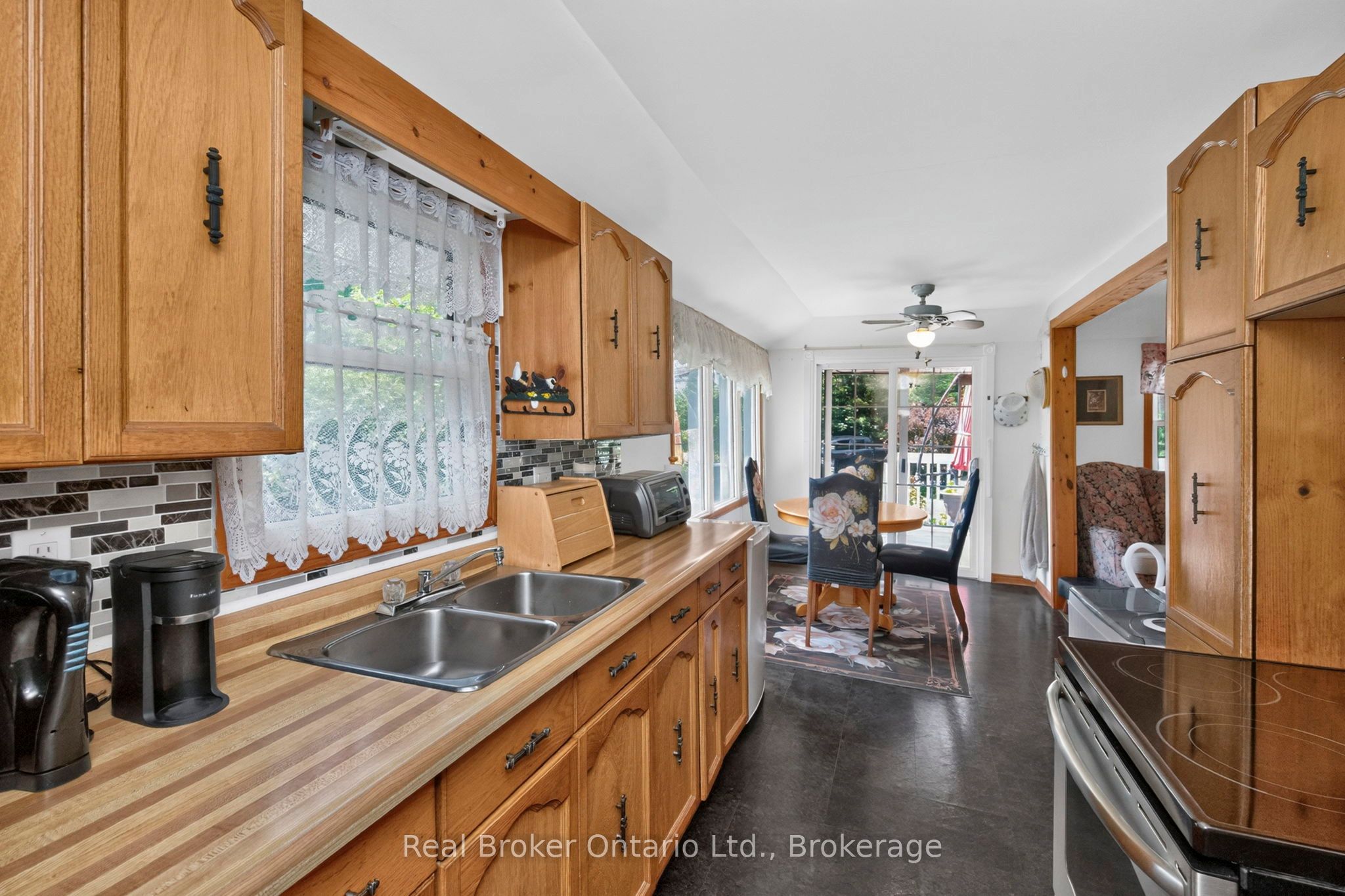 81 Andrew Drive Property Photo 11