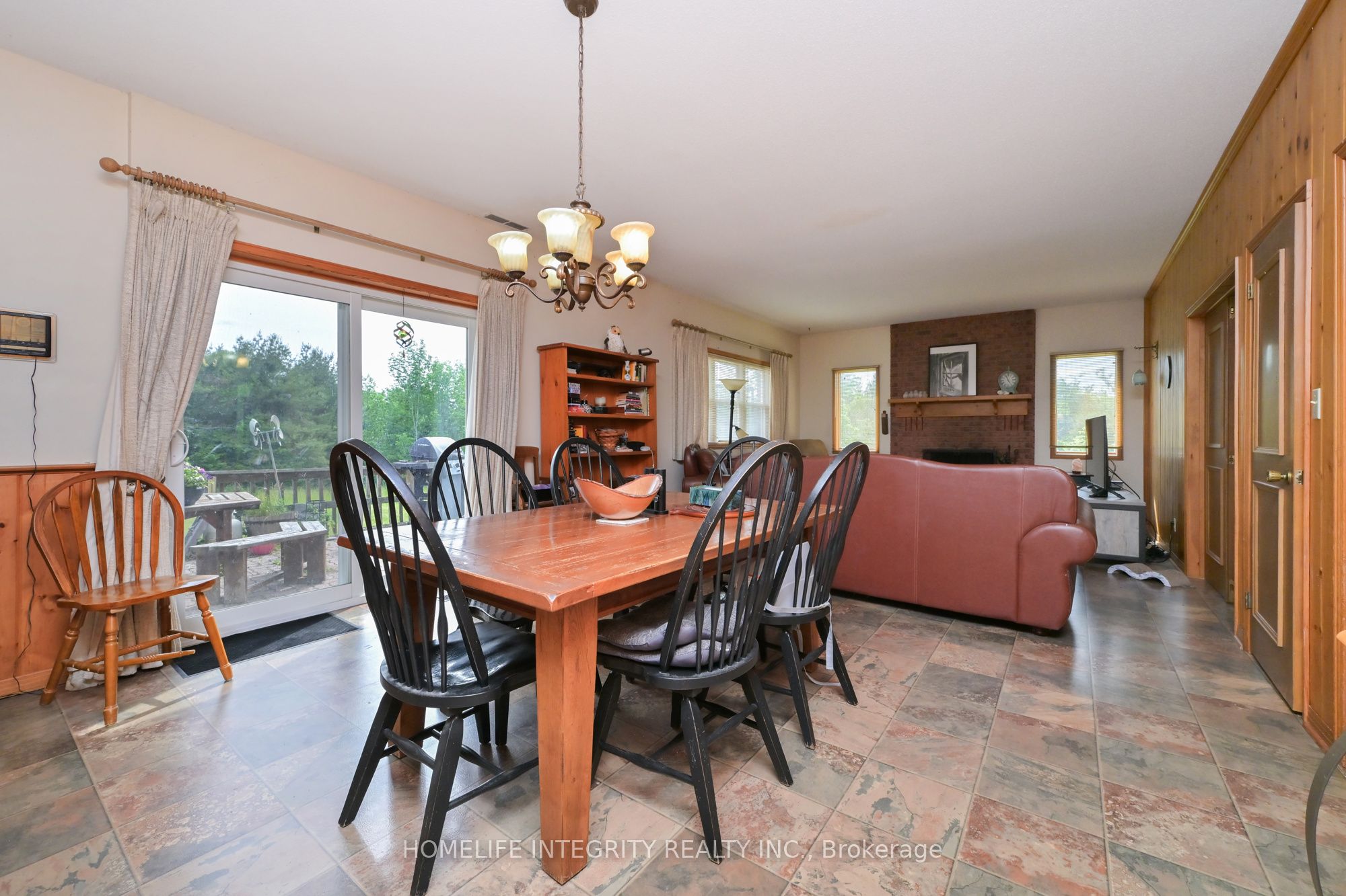 4892 5 Line N Property Photo 7