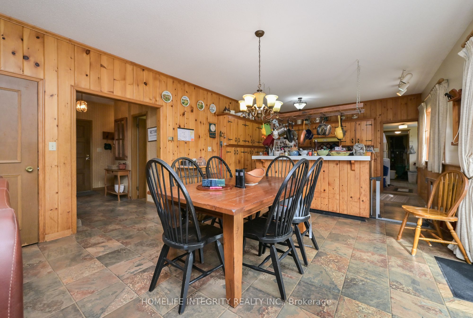 4892 5 Line N Property Photo 9