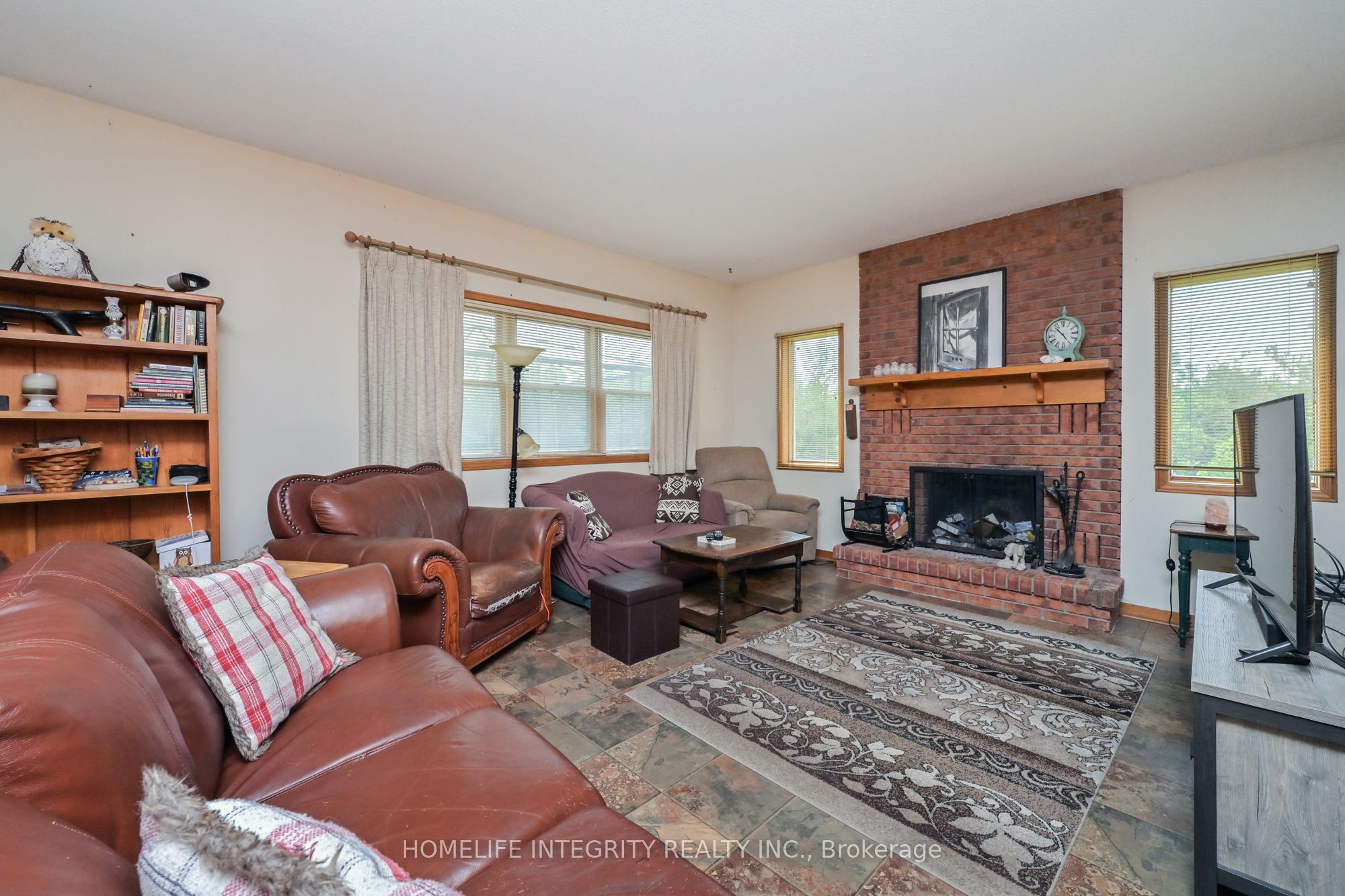 4892 5 Line N Property Photo 10