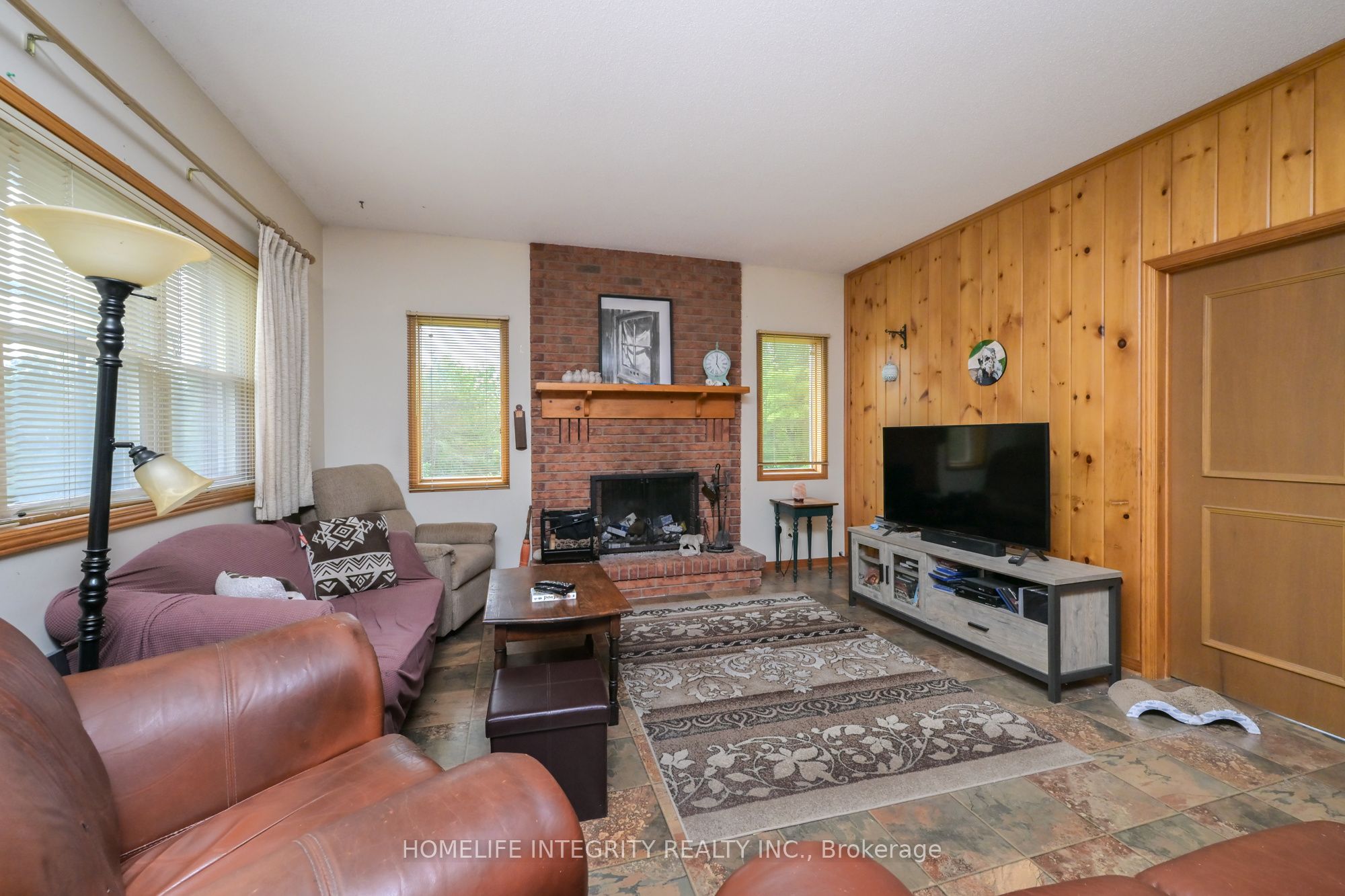 4892 5 Line N Property Photo 11