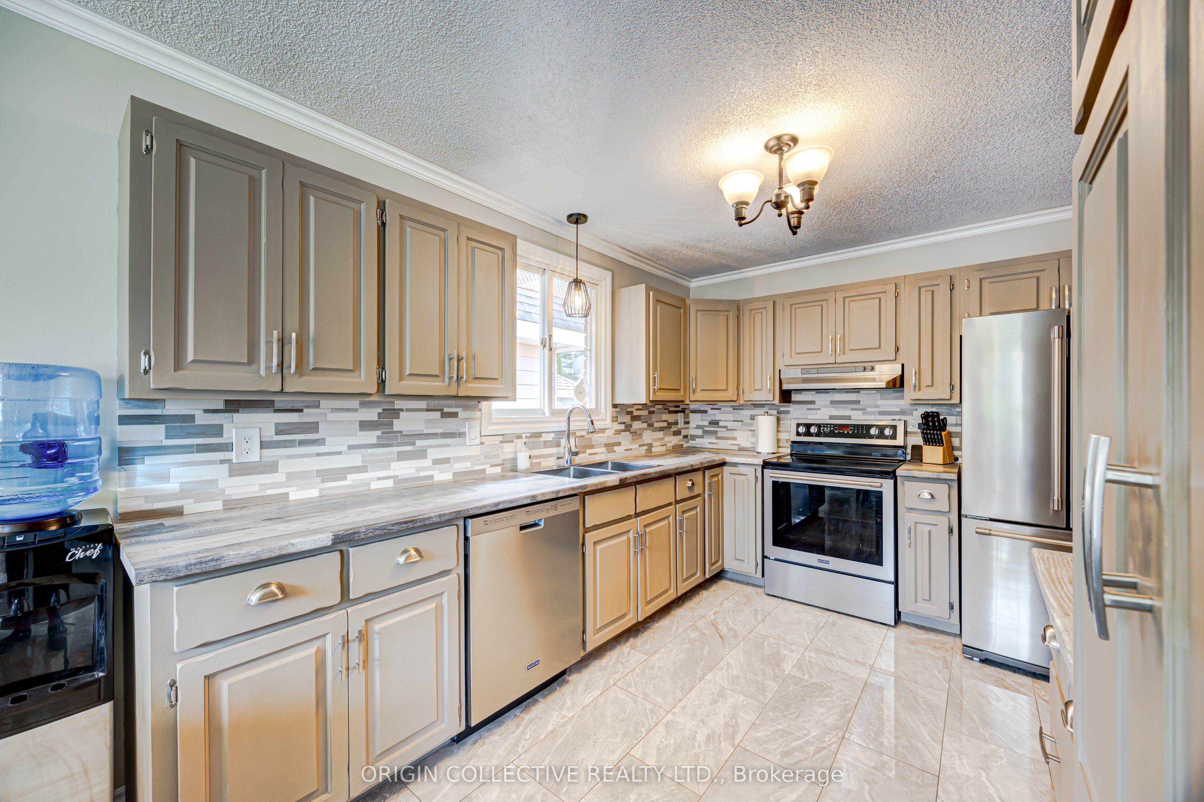 444 William Street Property Photo 10