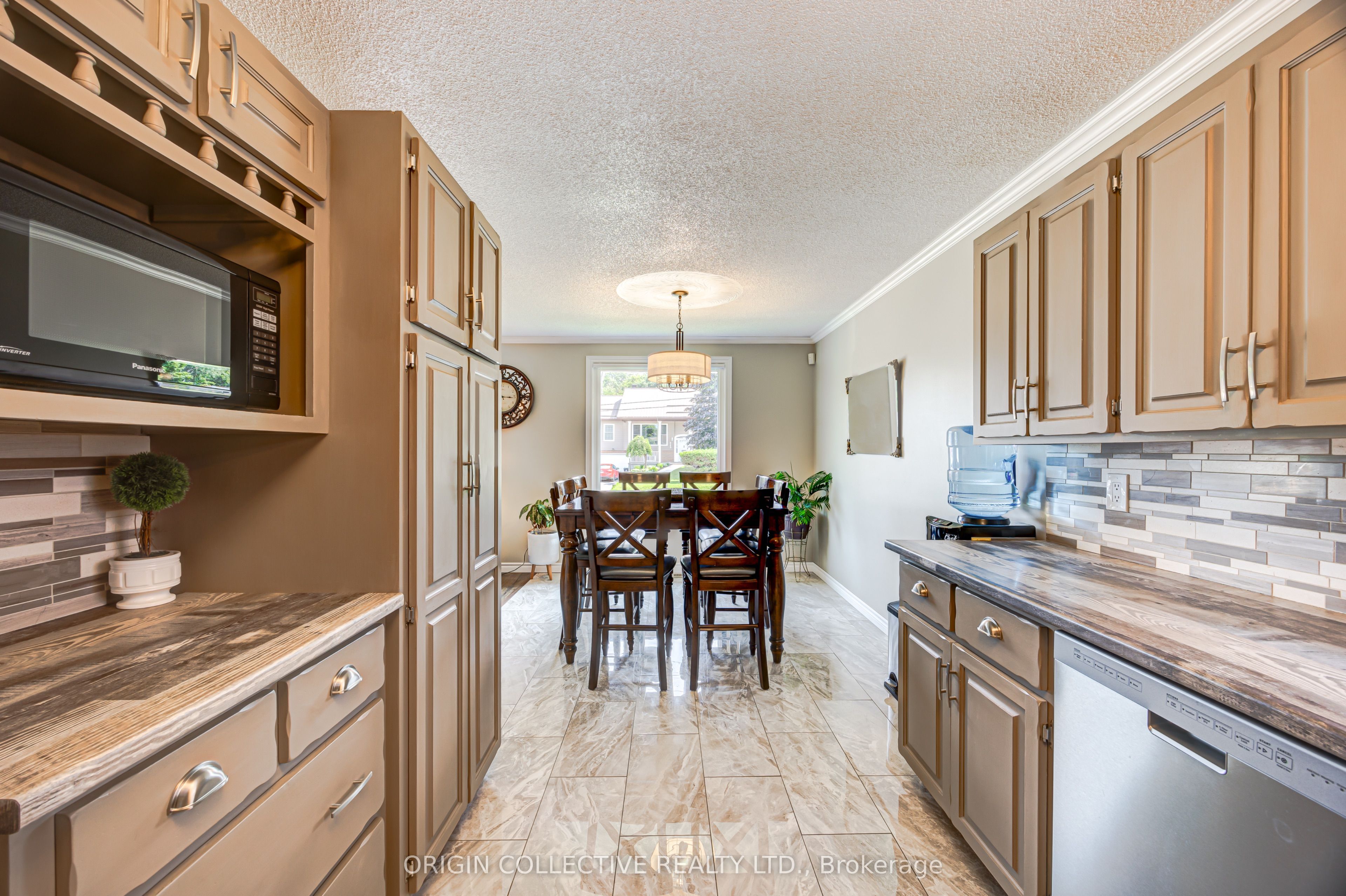 444 William Street Property Photo 11