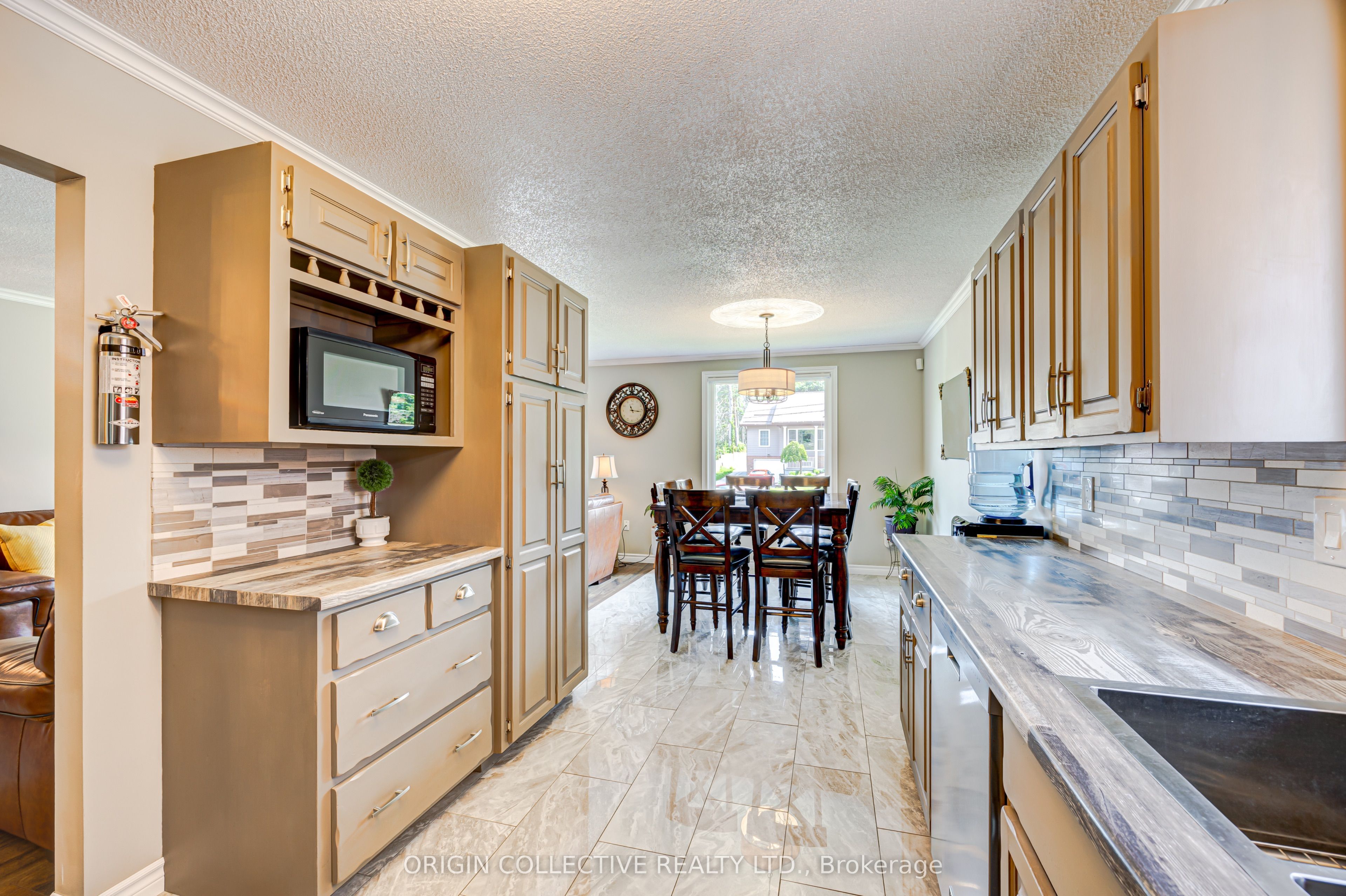 444 William Street Property Photo 12