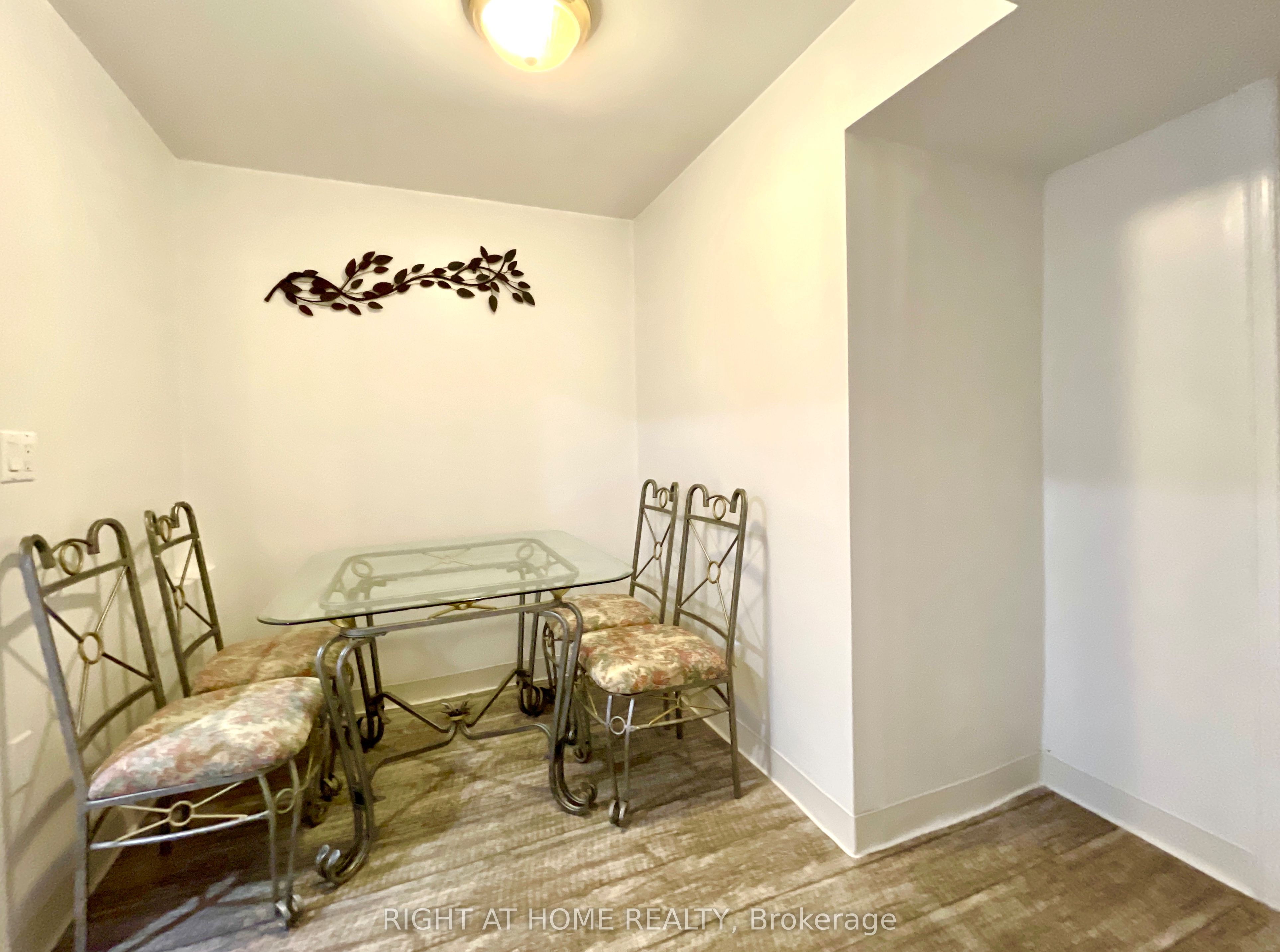 941 Victoria Street Property Photo 33
