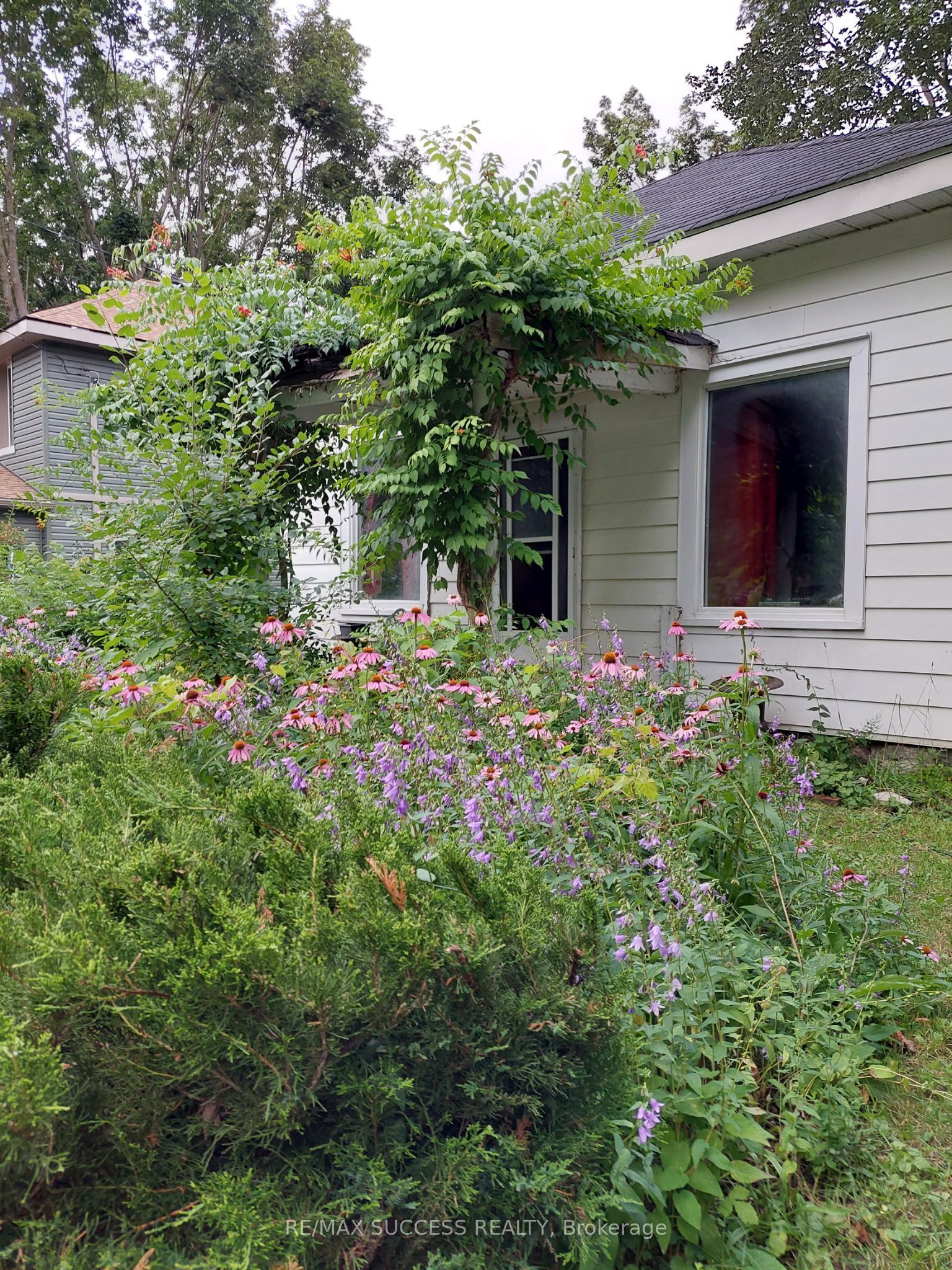 243 Harvey Street W Property Photo 37