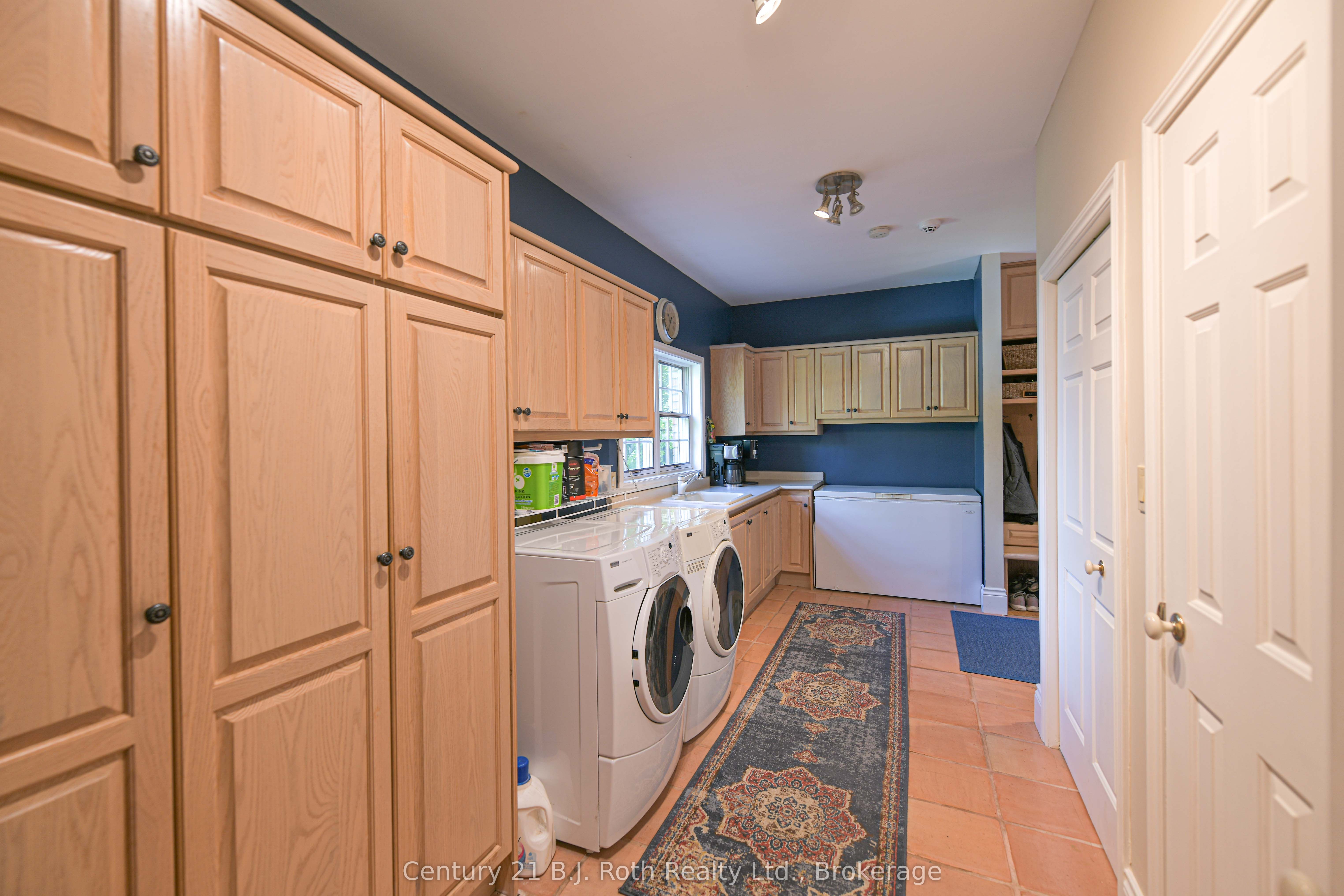 403 Bay Street Property Photo 19