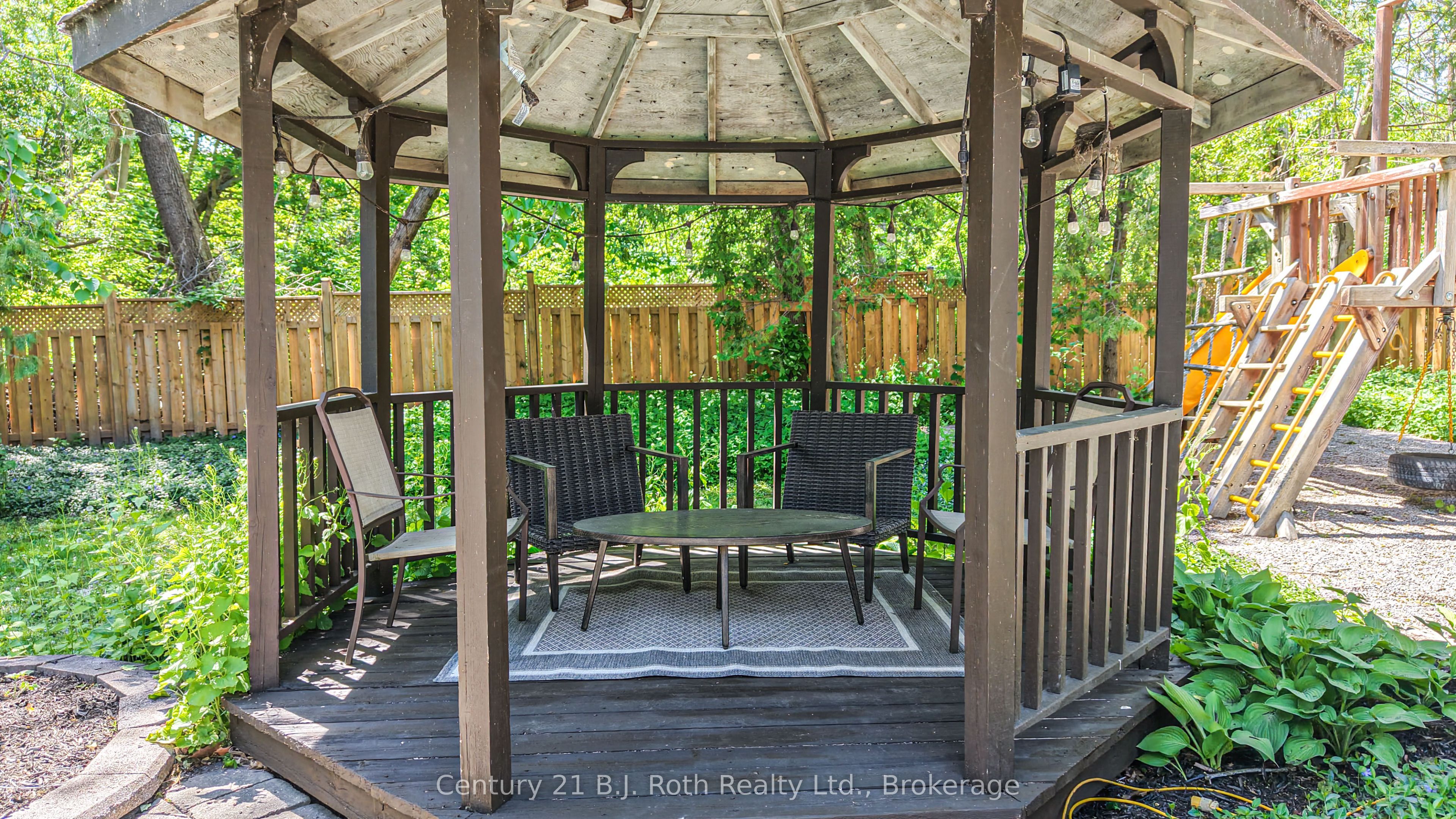 403 Bay Street Property Photo 43