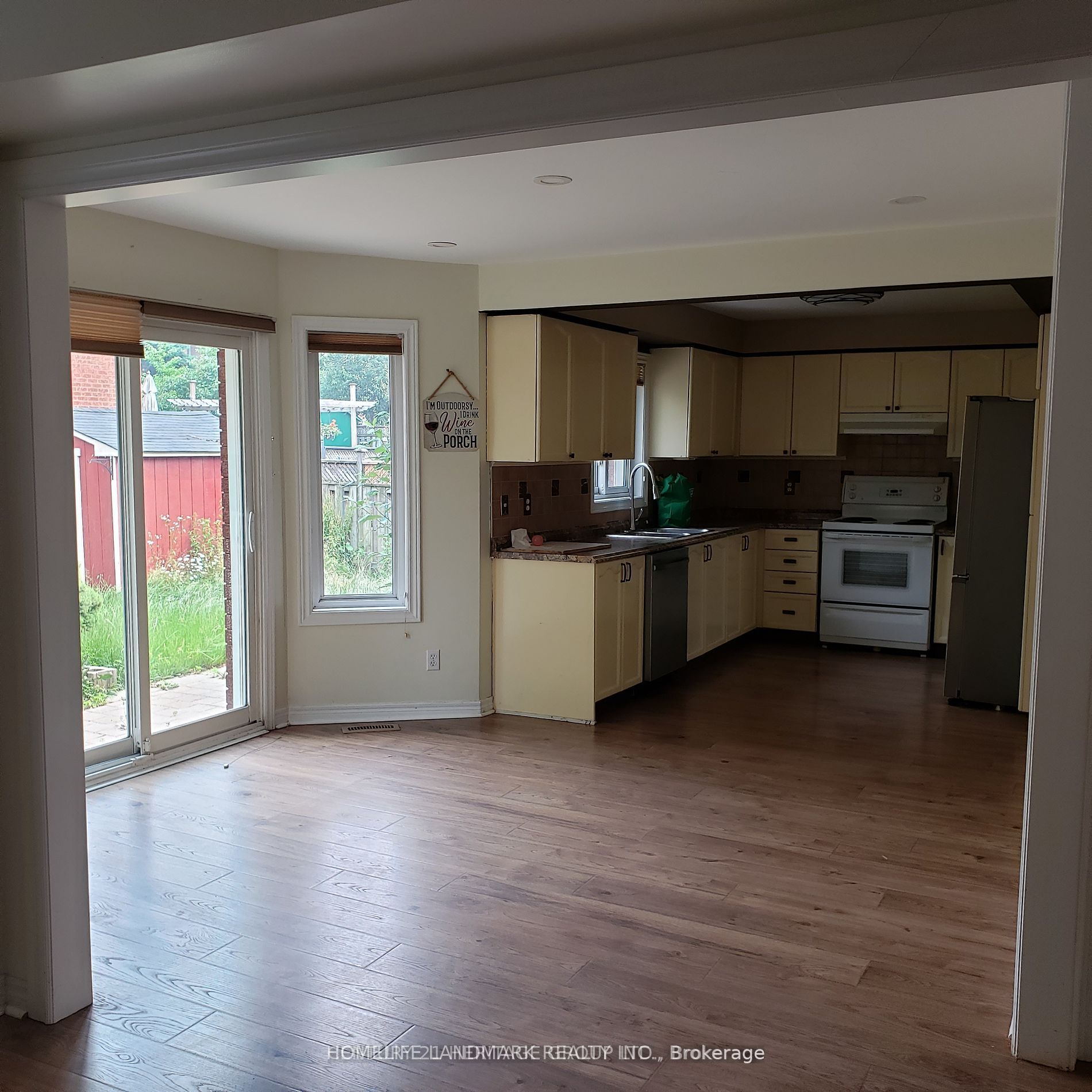 131 Ferndale Drive S Property Photo 9