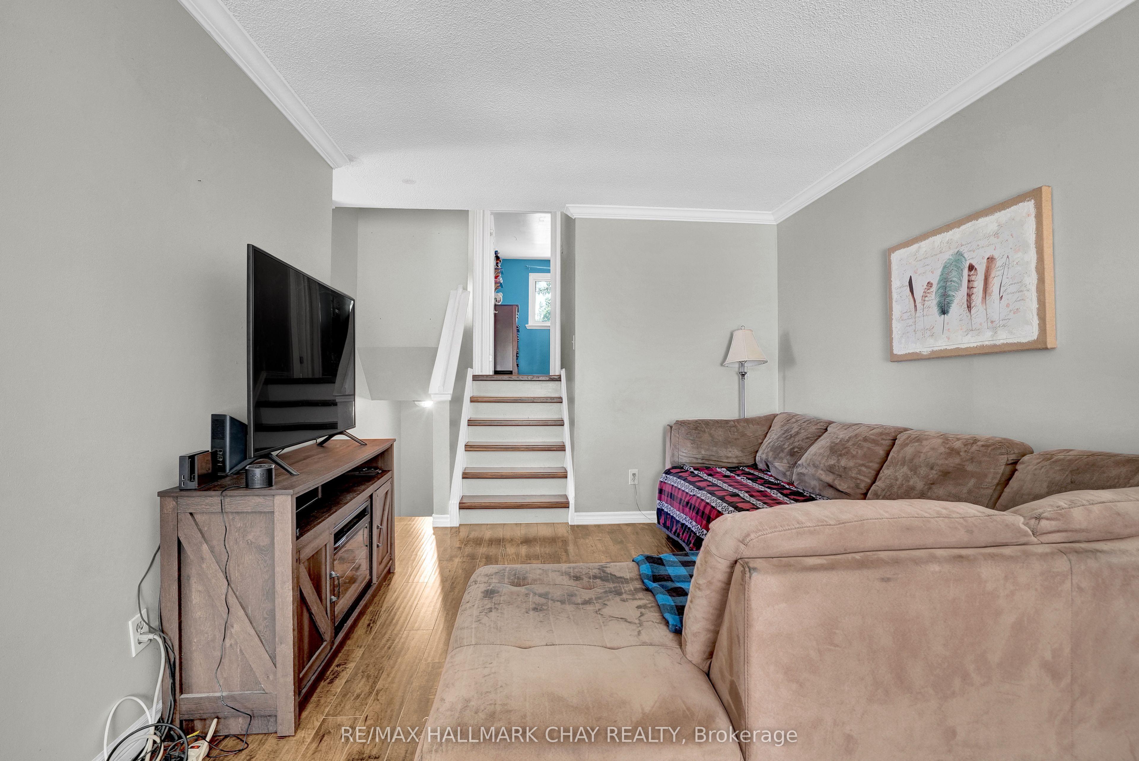 16 Austen Lane Property Photo 8