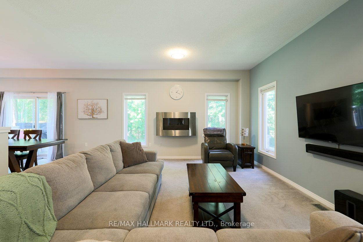 255 Diana Drive Property Photo 4