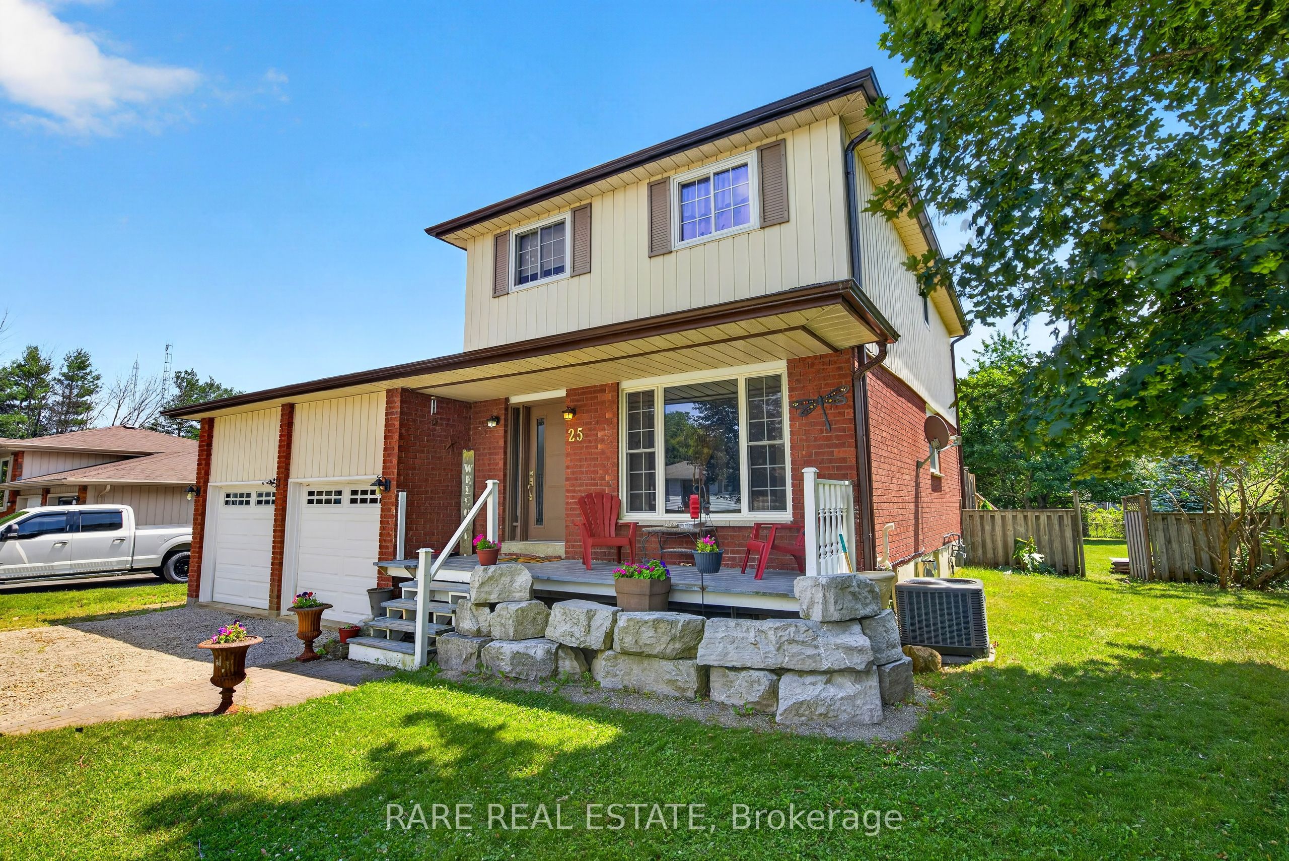 25 Edgewood Crescent Property Photo 1