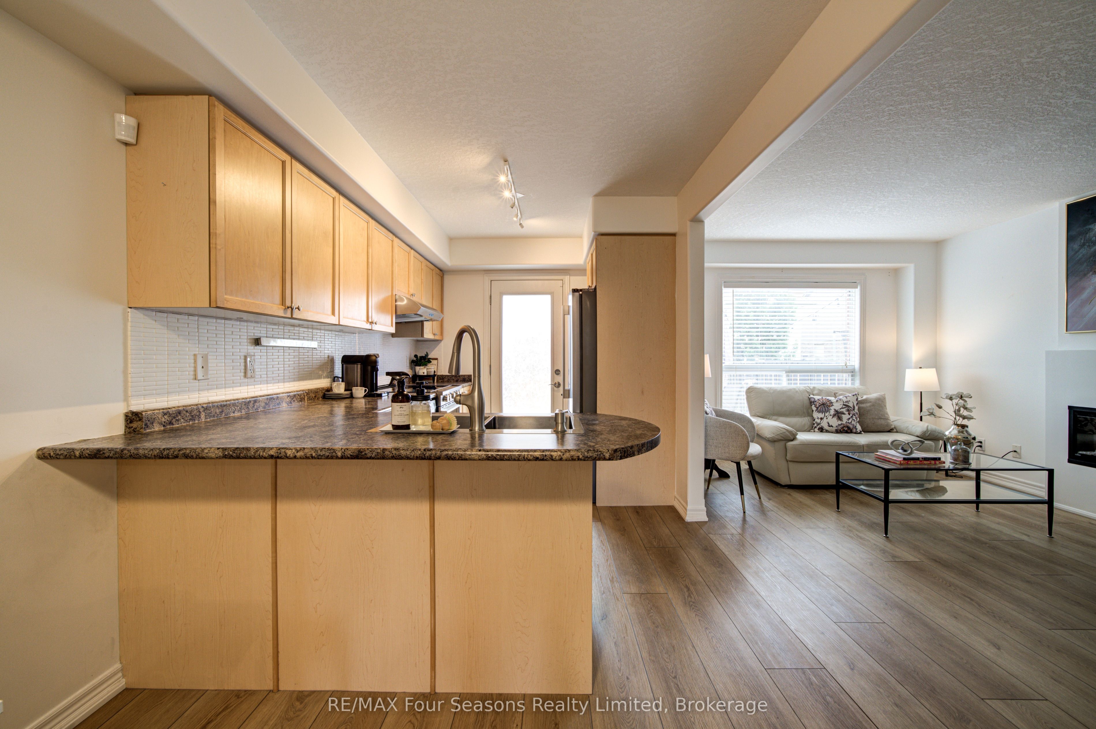 60 Barr Street Property Photo 9