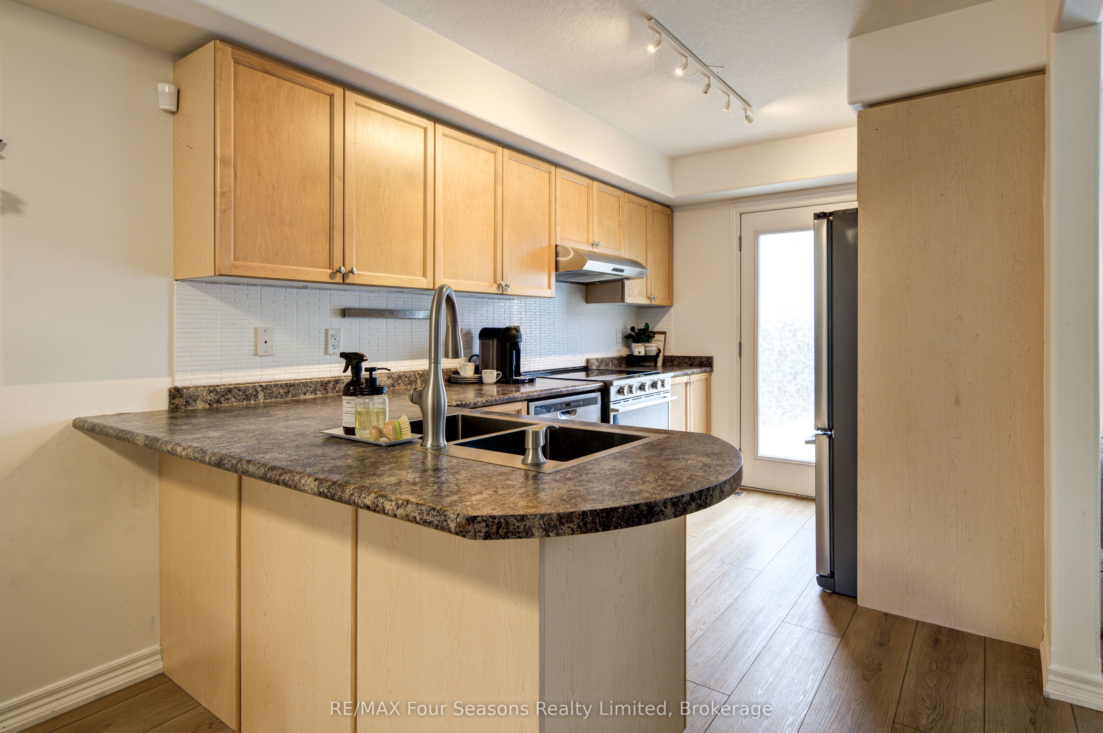 60 Barr Street Property Photo 10