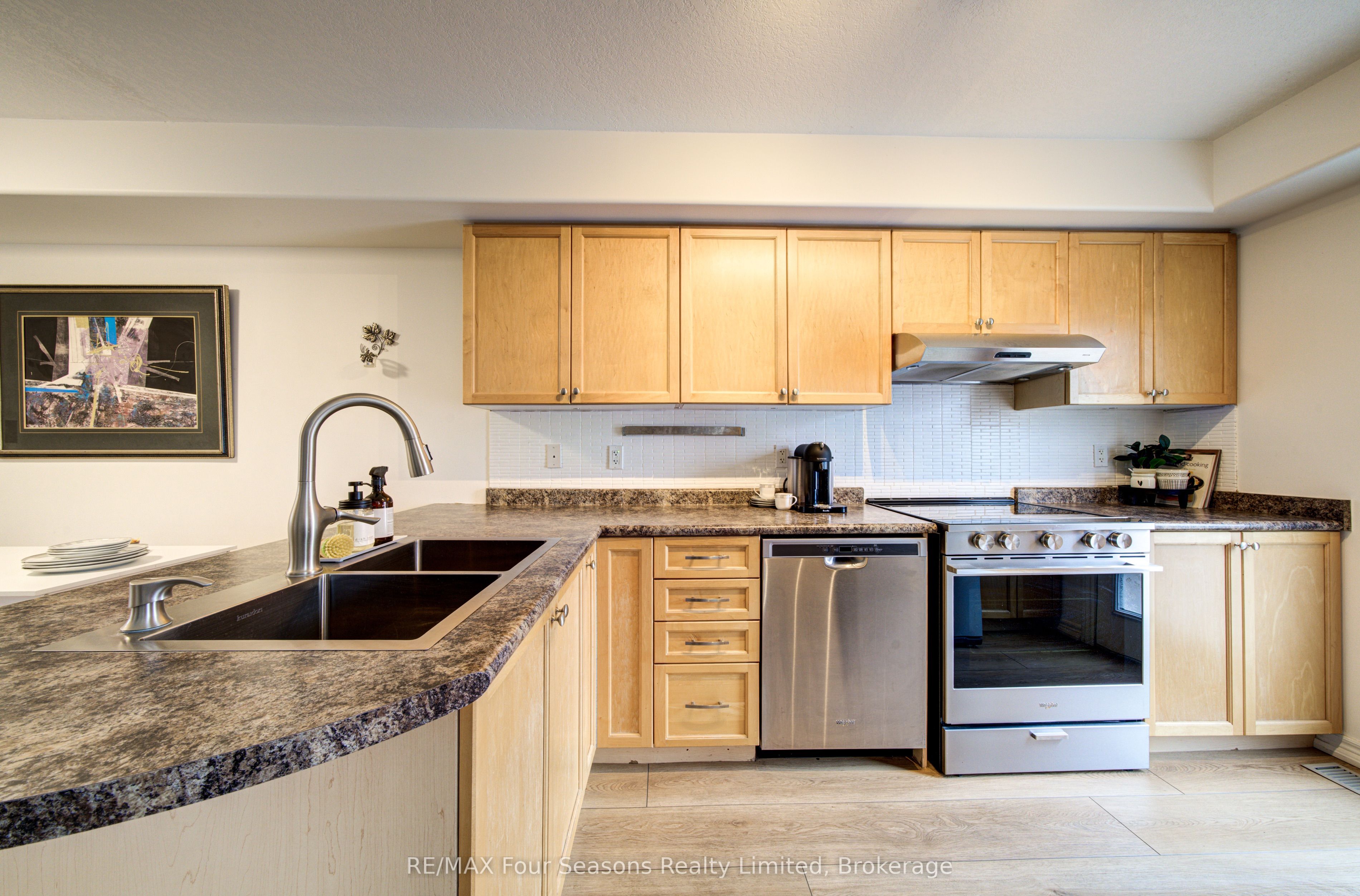 60 Barr Street Property Photo 11