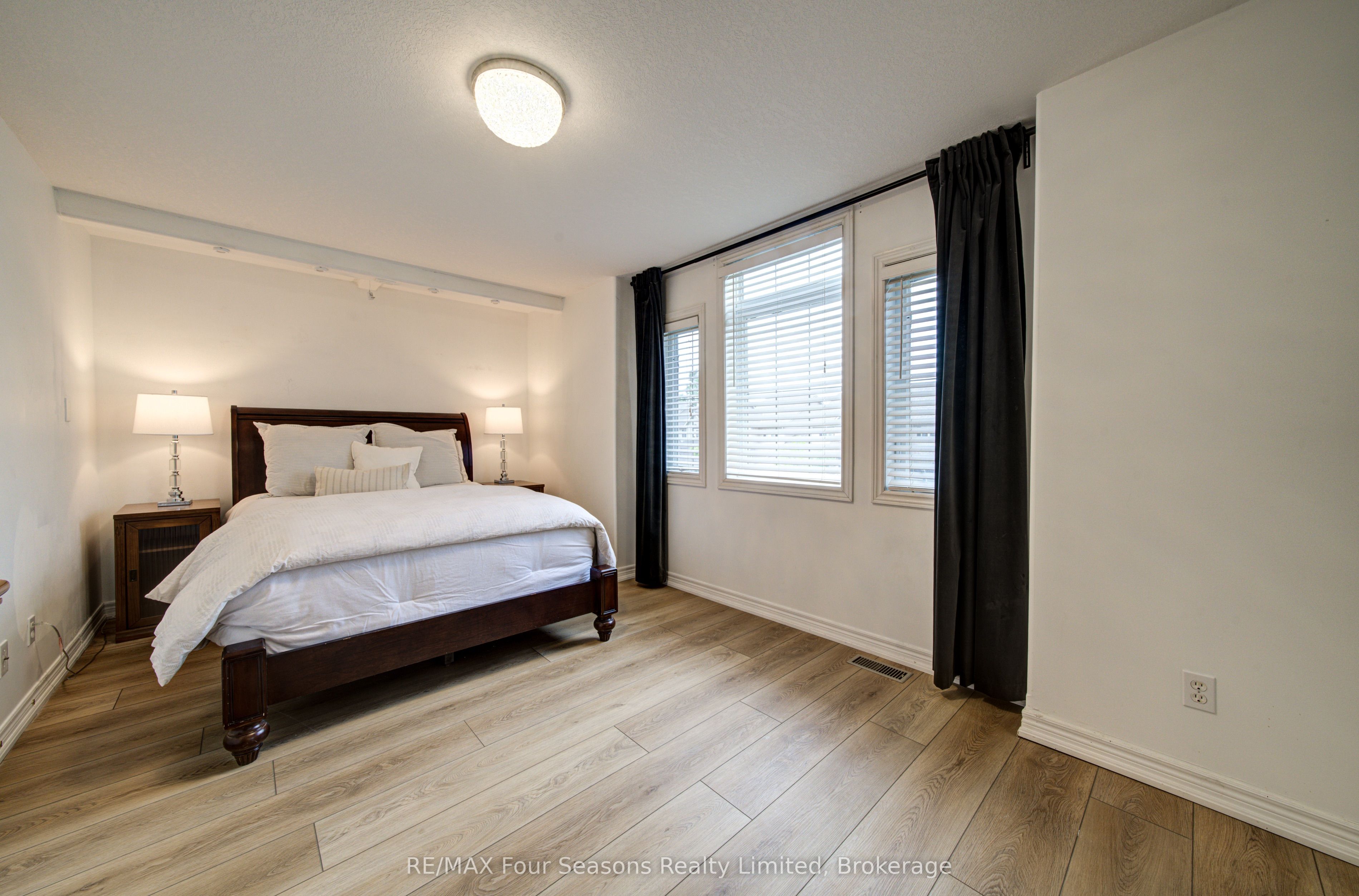 60 Barr Street Property Photo 24