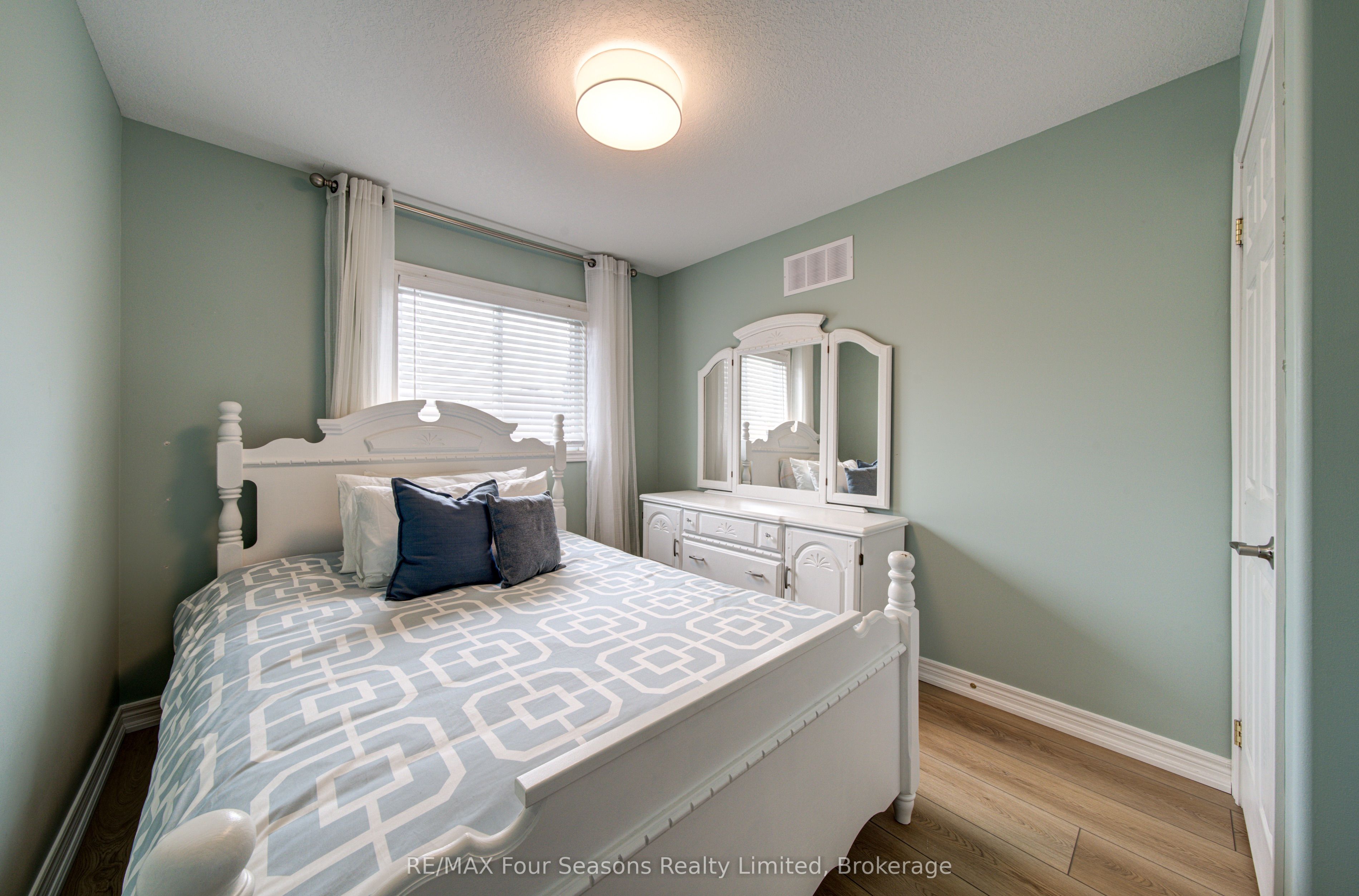 60 Barr Street Property Photo 32