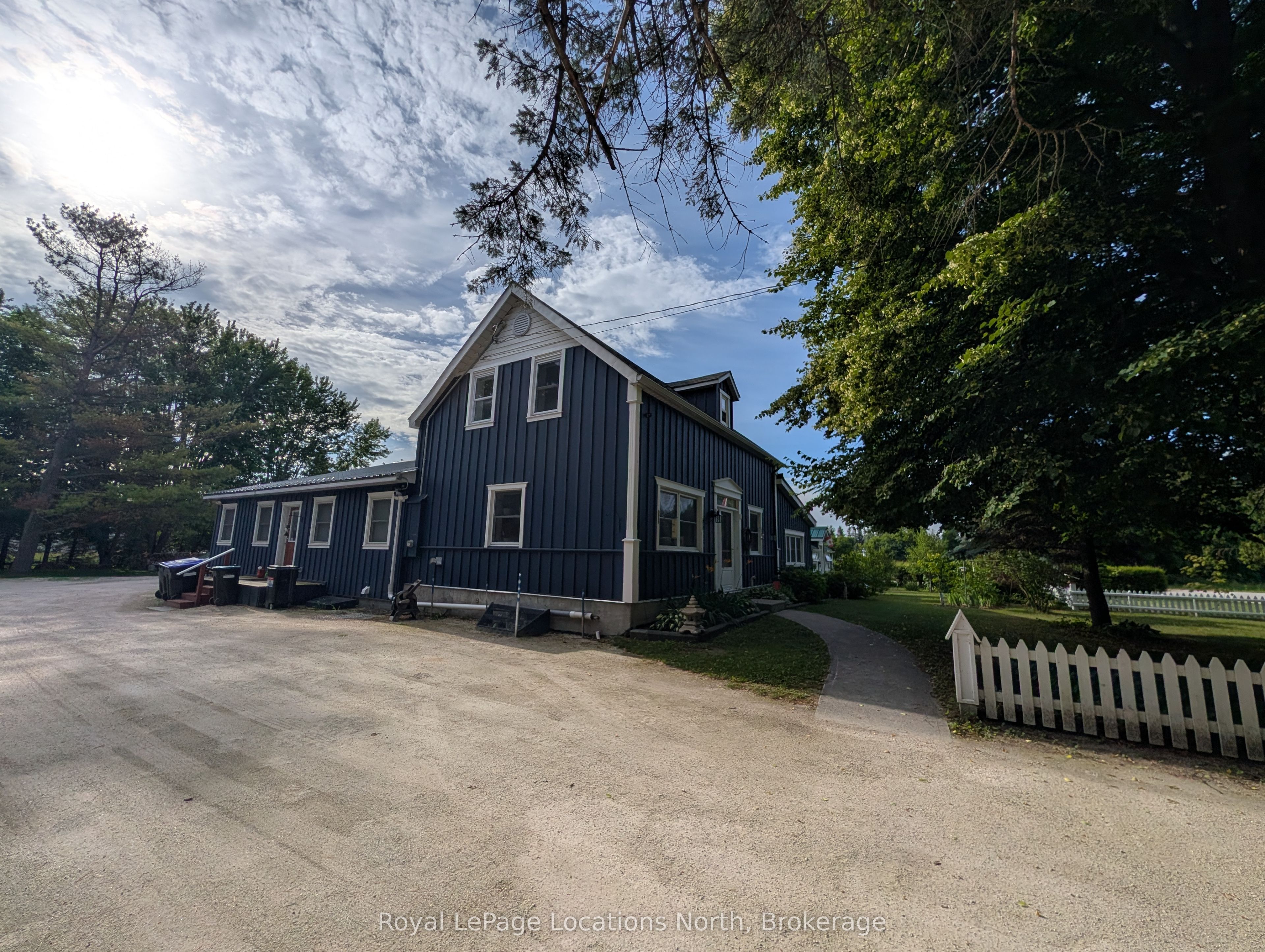 236 Phillips Street S Property Photo 2