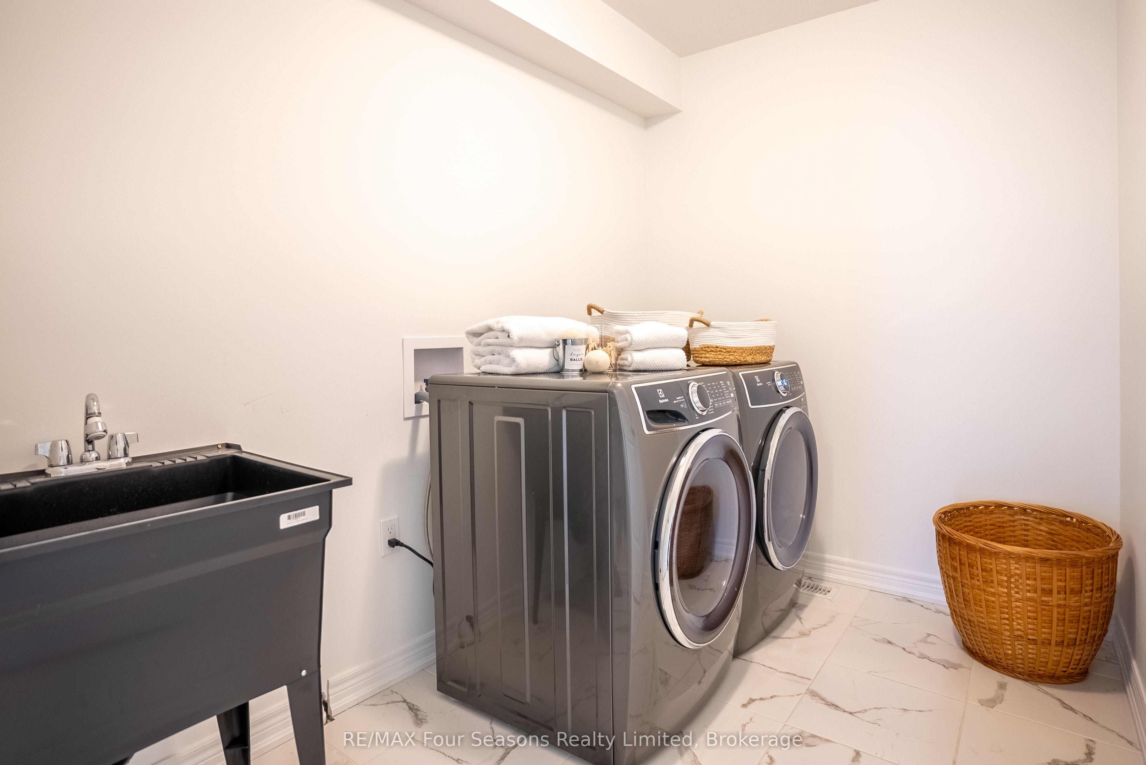 33 Kerr Street Property Photo 20