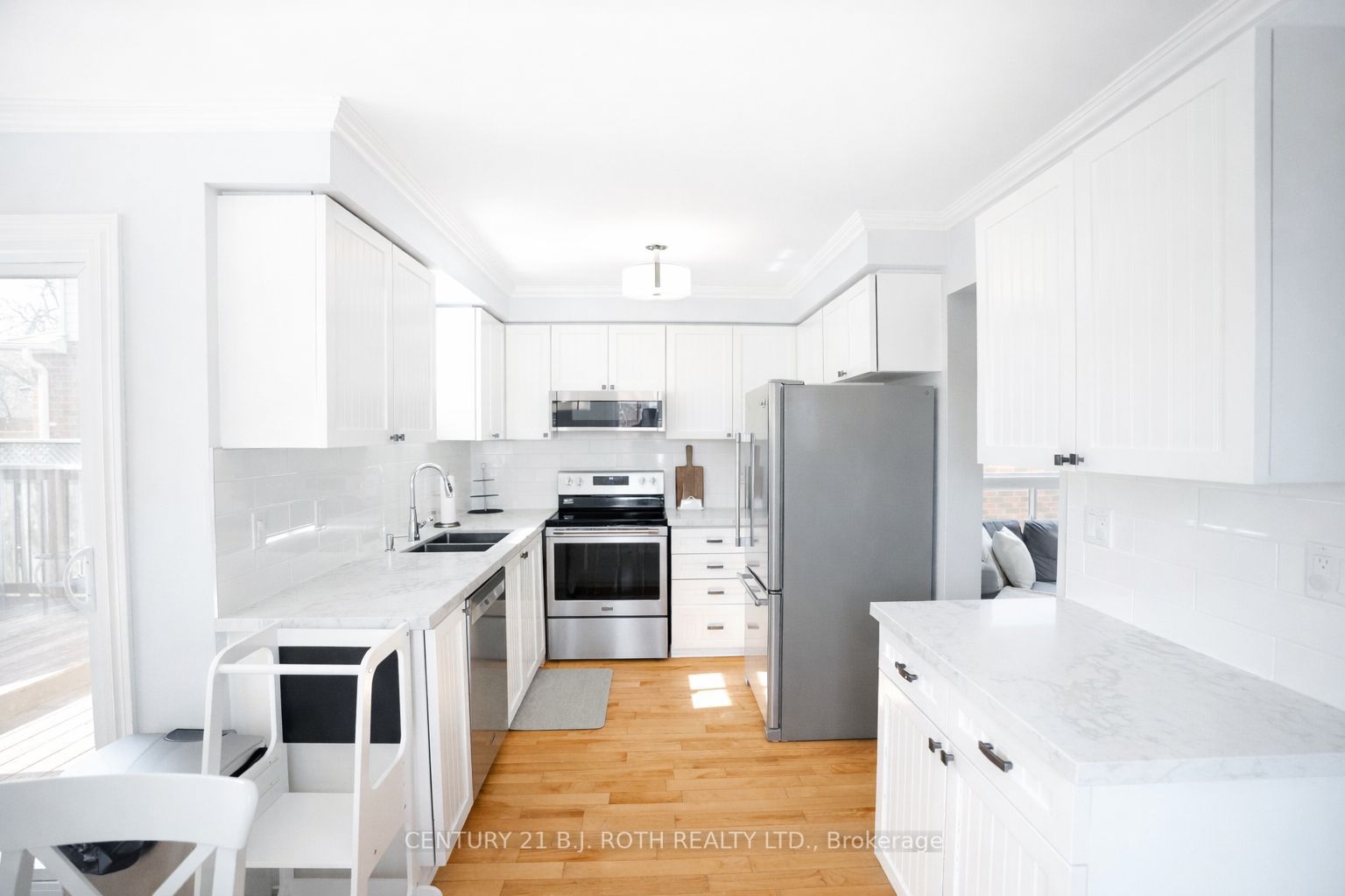 9 Laidlaw Drive N Property Photo 7