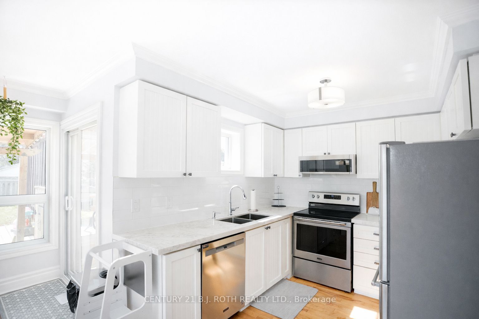 9 Laidlaw Drive N Property Photo 8