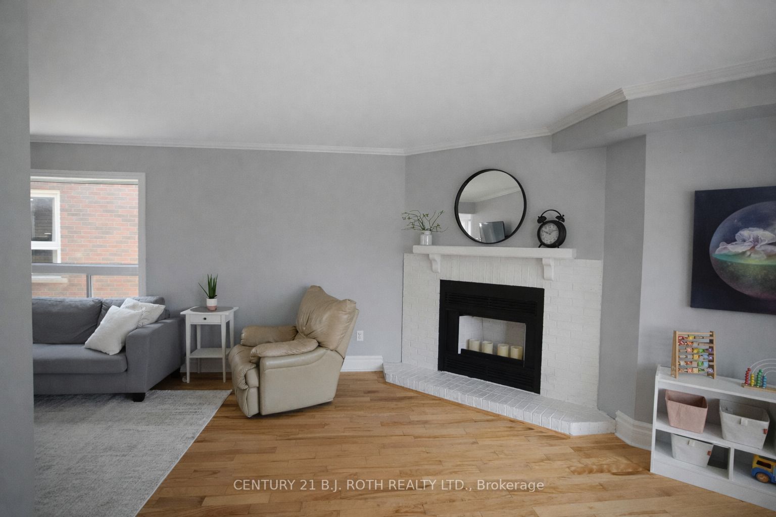 9 Laidlaw Drive N Property Photo 9