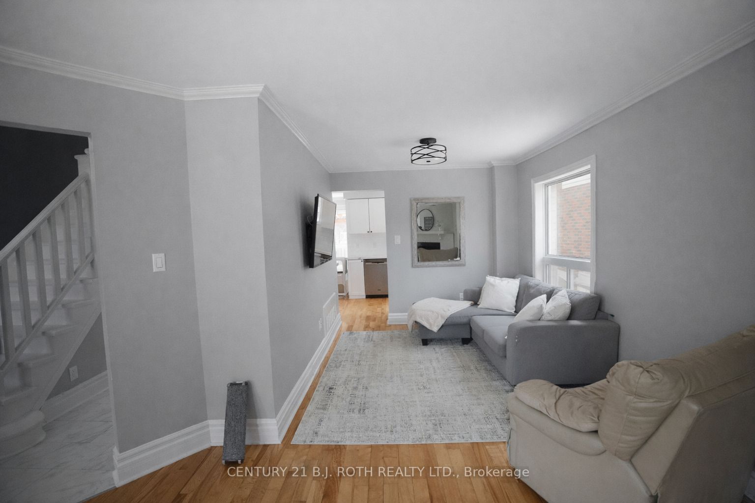 9 Laidlaw Drive N Property Photo 12