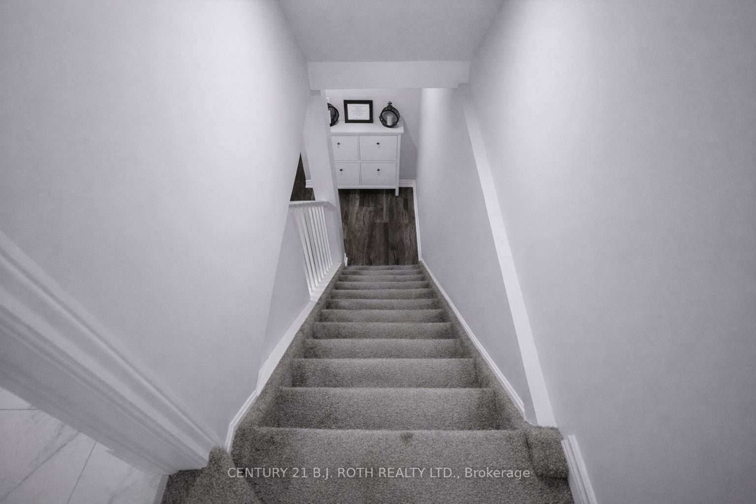 9 Laidlaw Drive N Property Photo 23